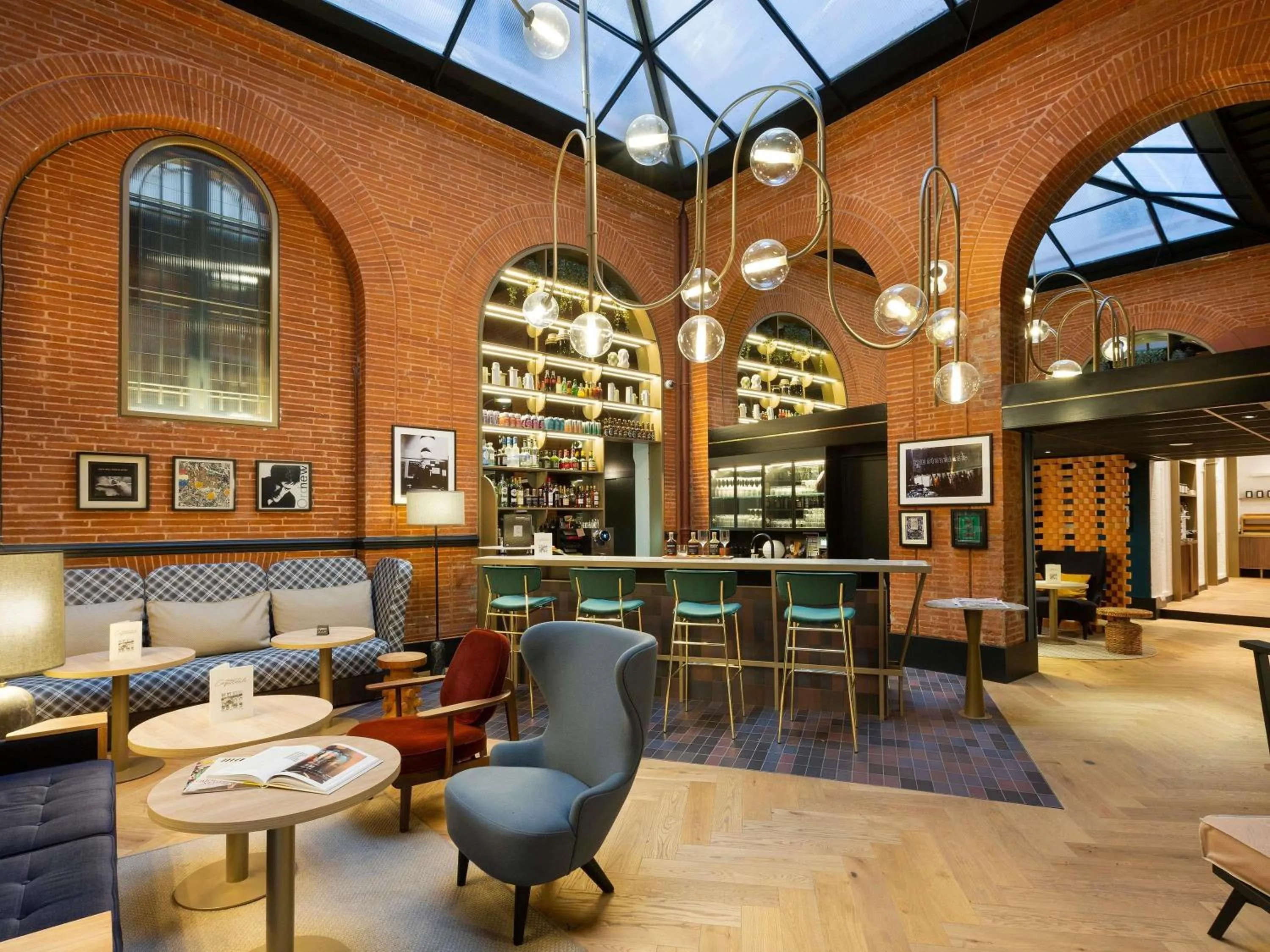 Property building in Hotel Les Capitouls Toulouse Centre - Handwritten Collection