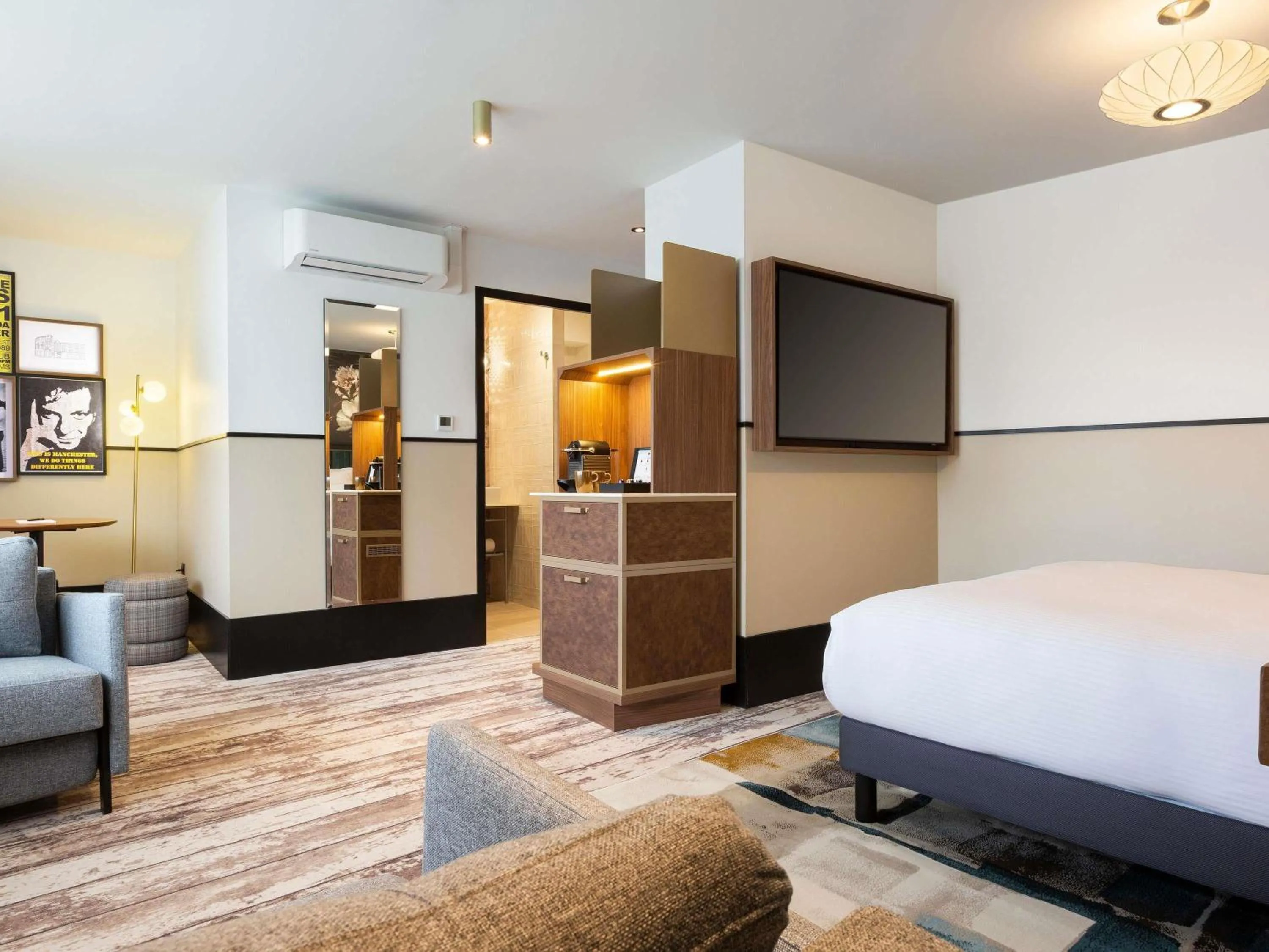 Bedroom, Bed in Hotel Les Capitouls Toulouse Centre - Handwritten Collection