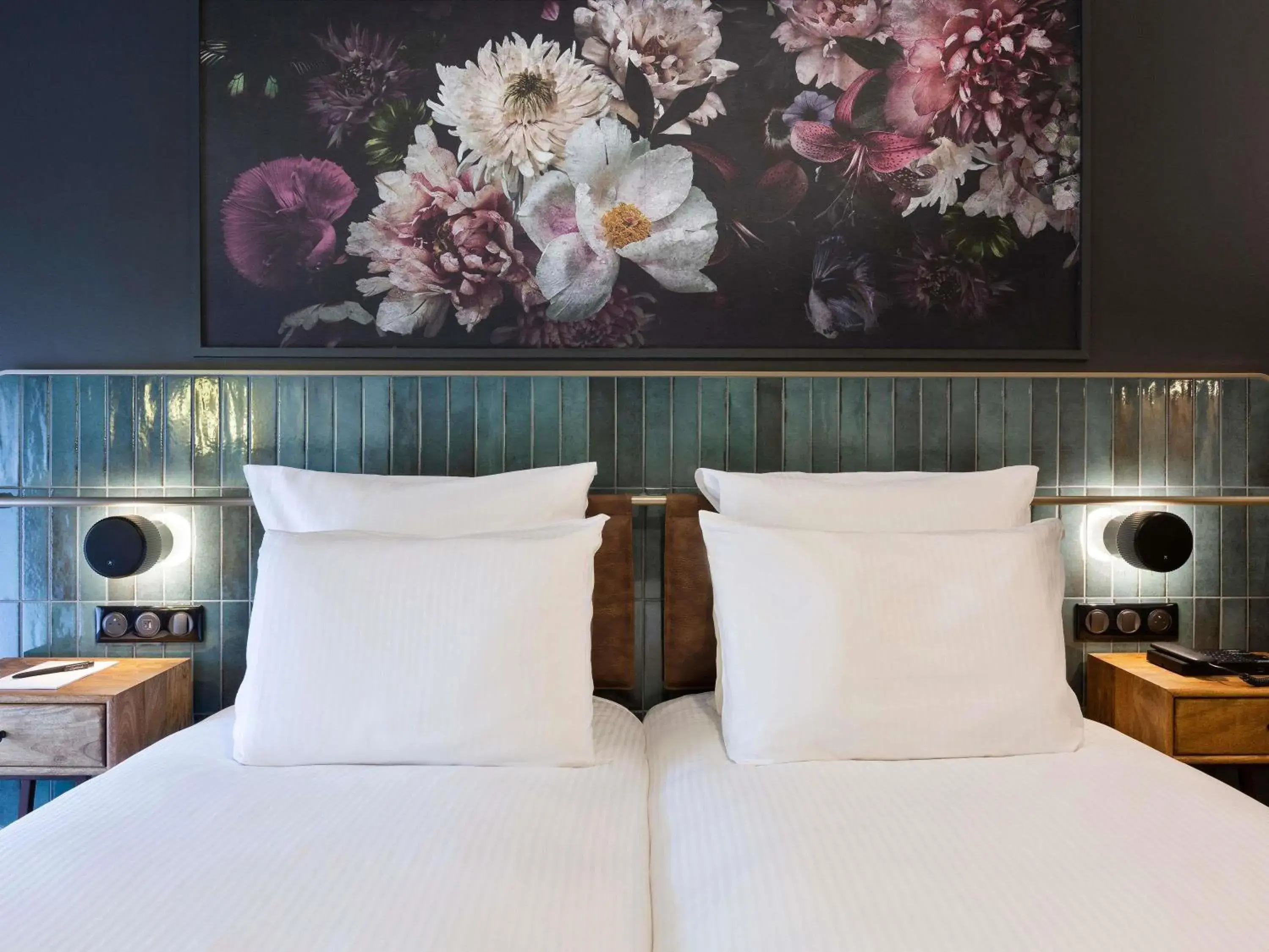 Bedroom, Bed in Hotel Les Capitouls Toulouse Centre - Handwritten Collection Bedroom, Bed in Hotel Les Capitouls Toulouse Centre - Handwritten Collection