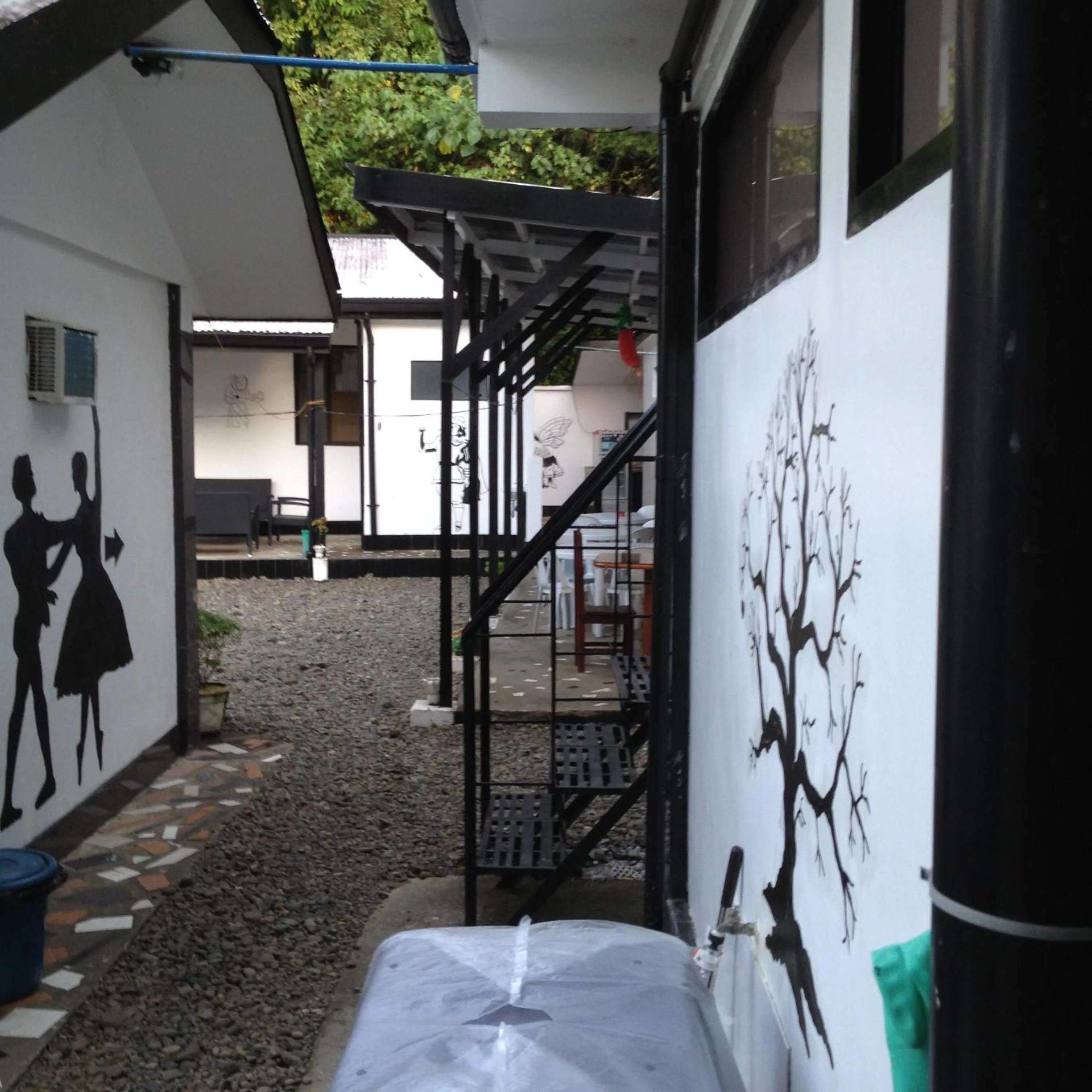 Balcony/Terrace in RedDoorz @ Western Highway Lodge Hotel