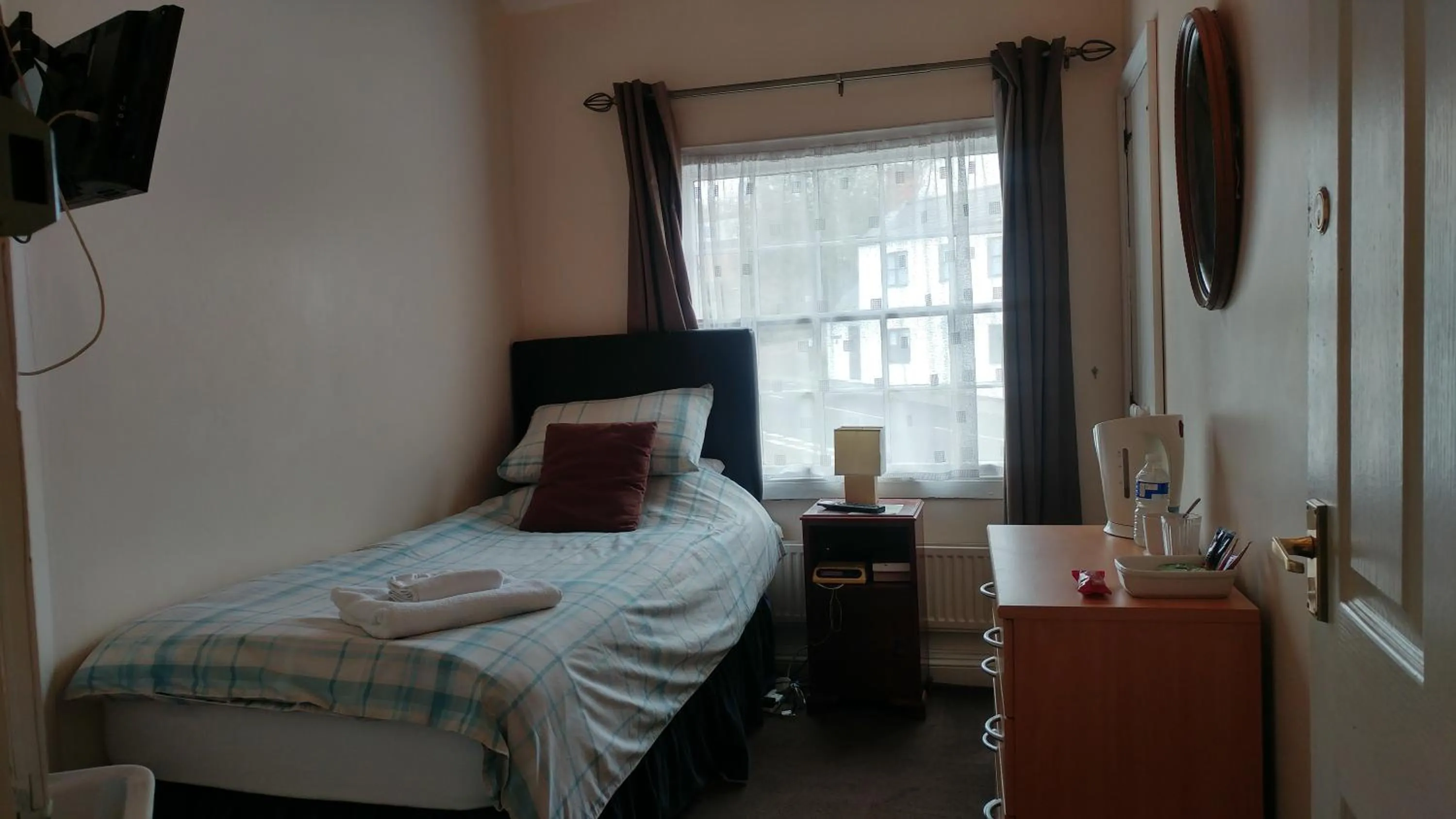 Bed in The Three Horseshoes