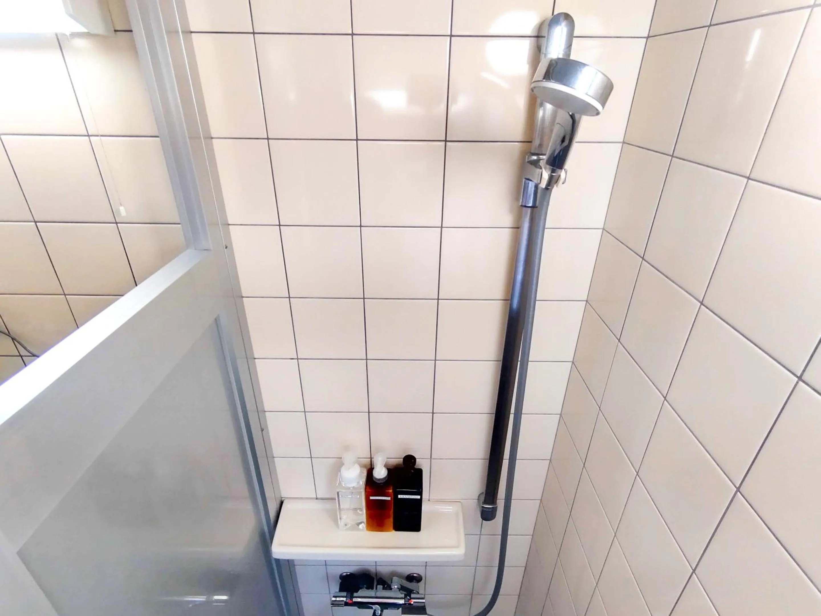 Shower in Irunty Futademura