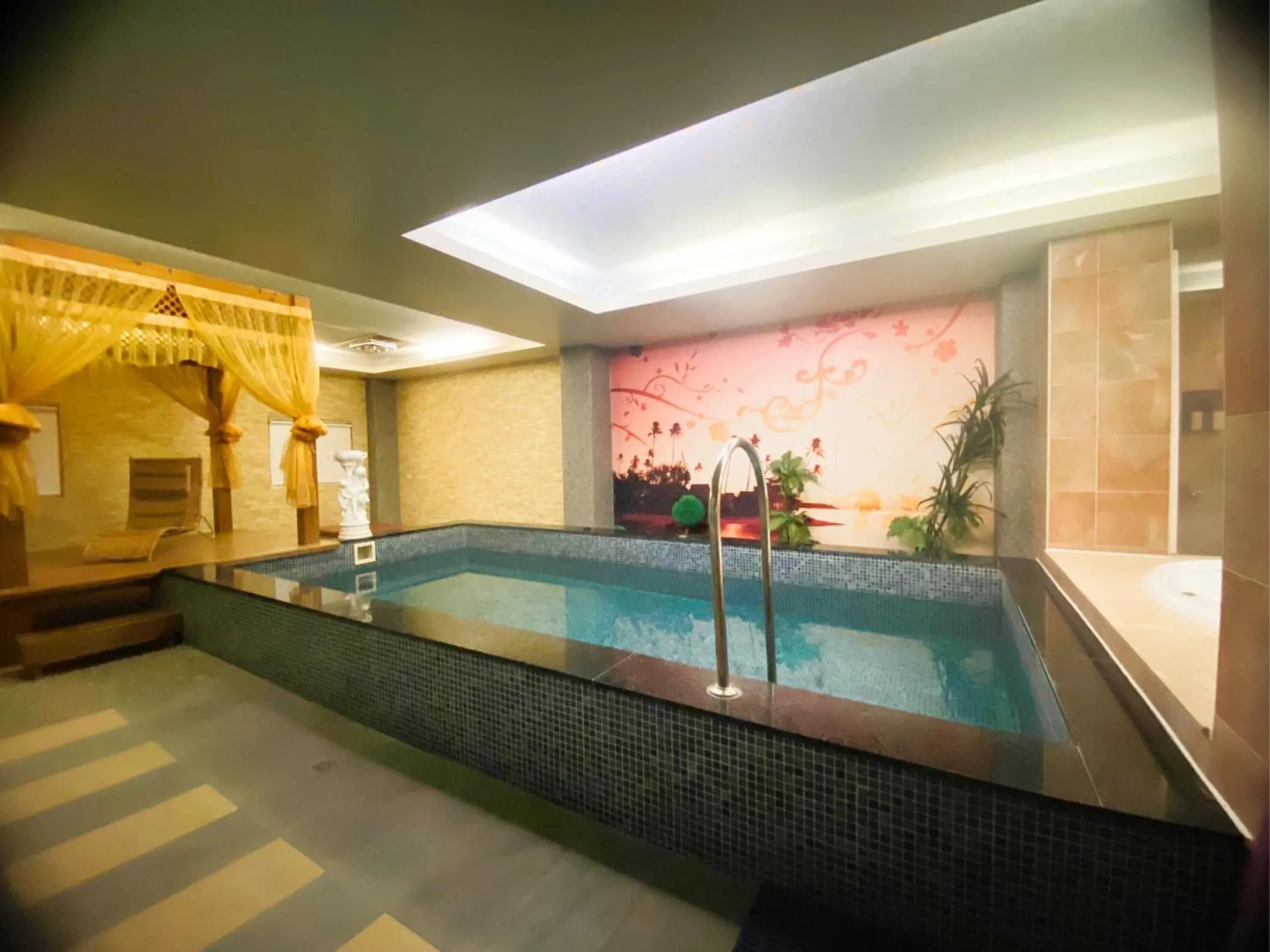 Pool view in Hua Xiang Motel