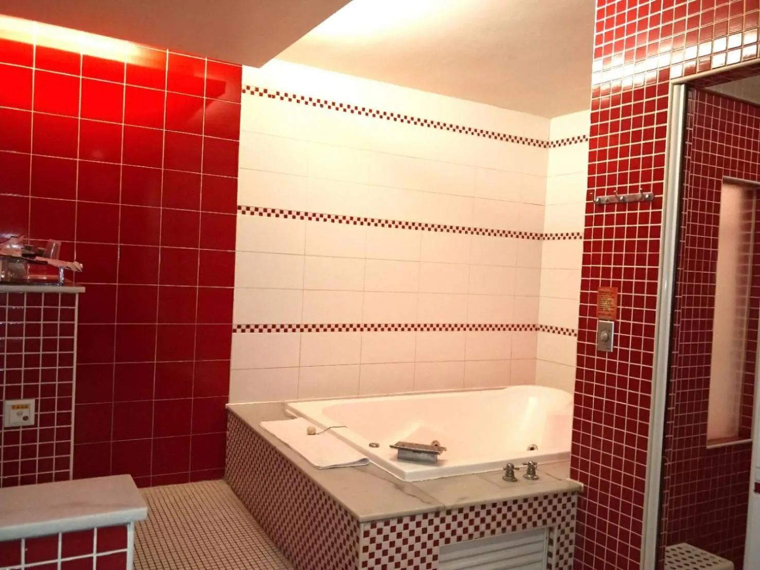 Shower in Hua Xiang Motel