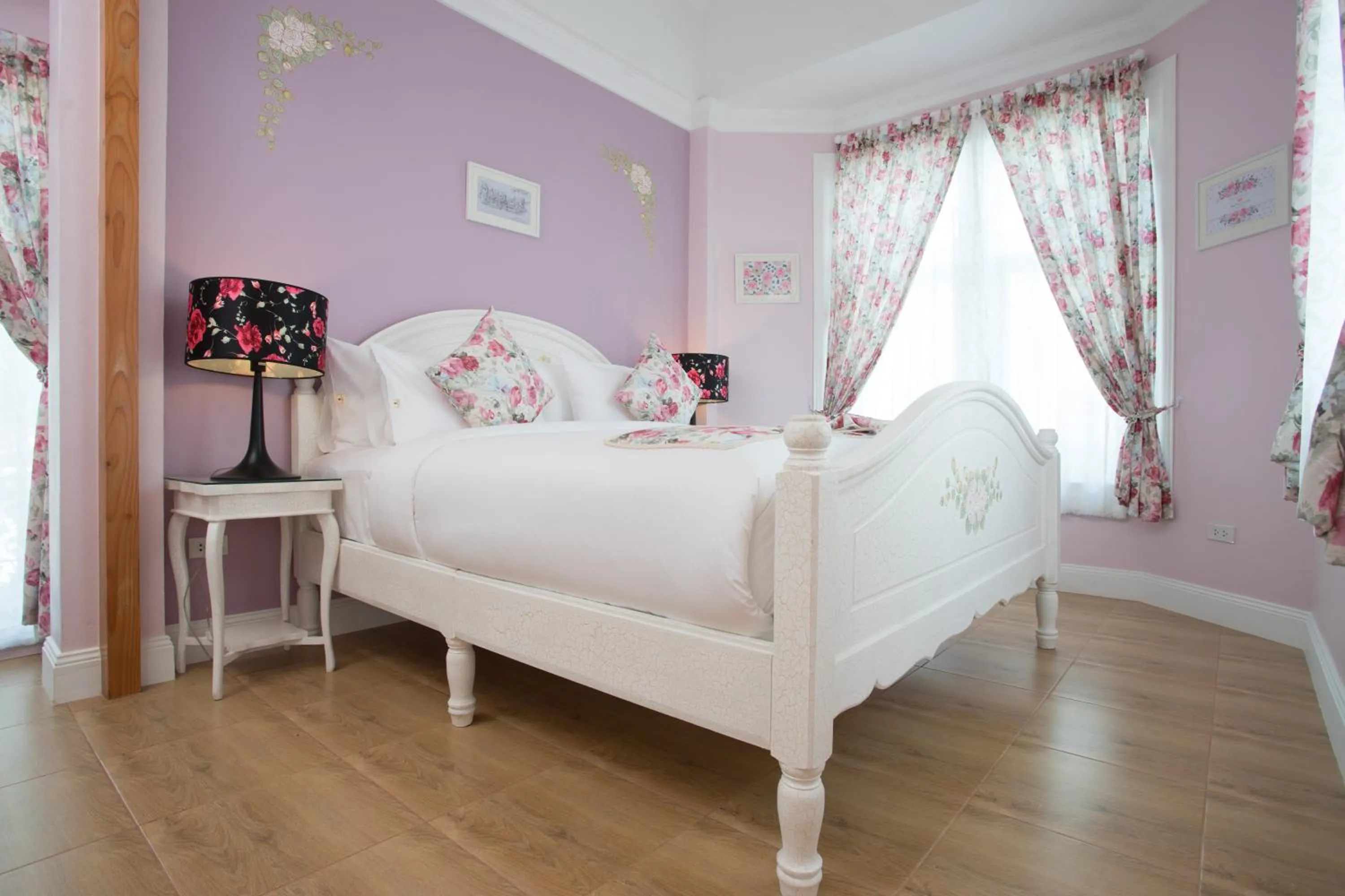 Bedroom, Bed in Hillsborough The English Country House Hotel & Leisure