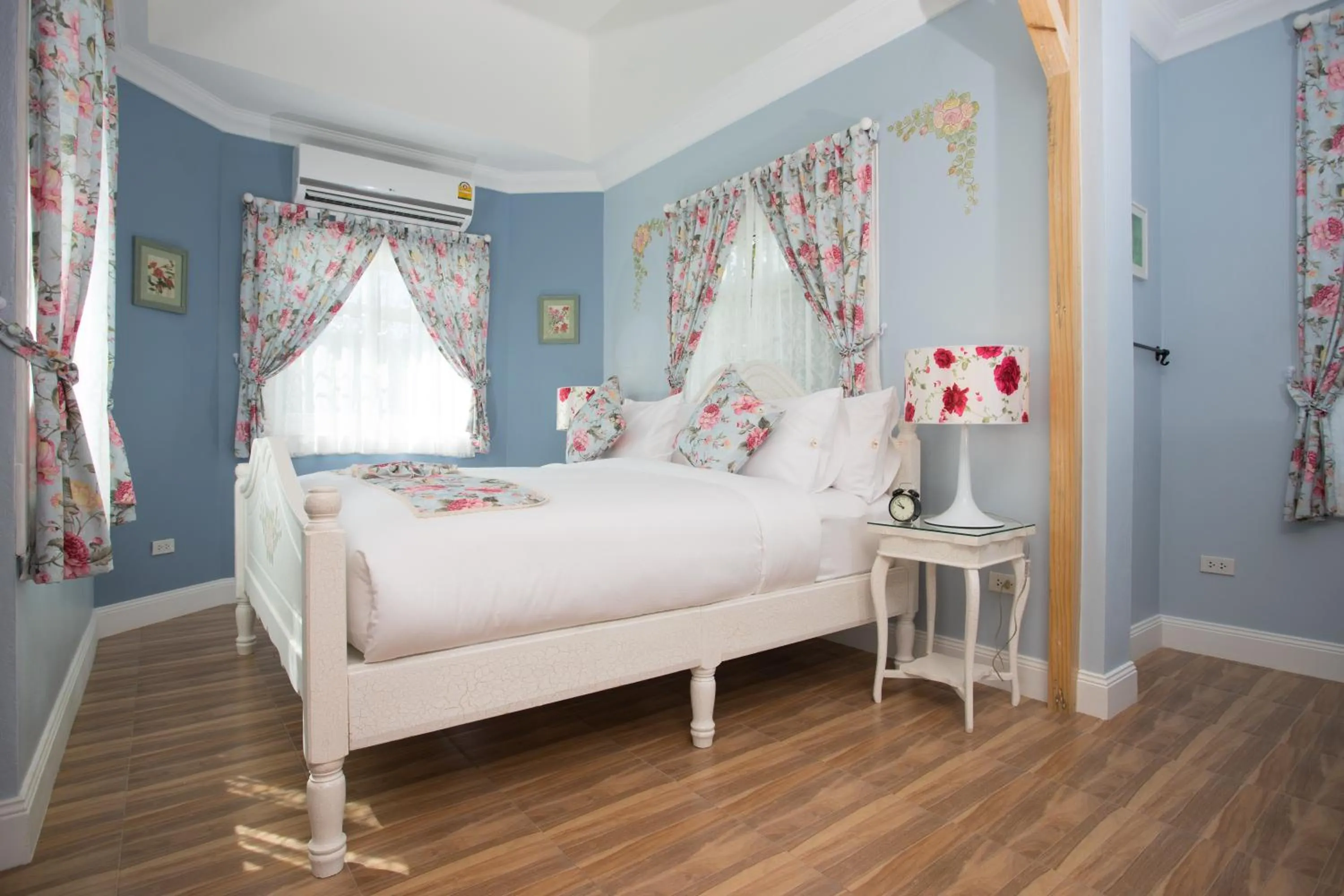 Bedroom, Bed in Hillsborough The English Country House Hotel & Leisure