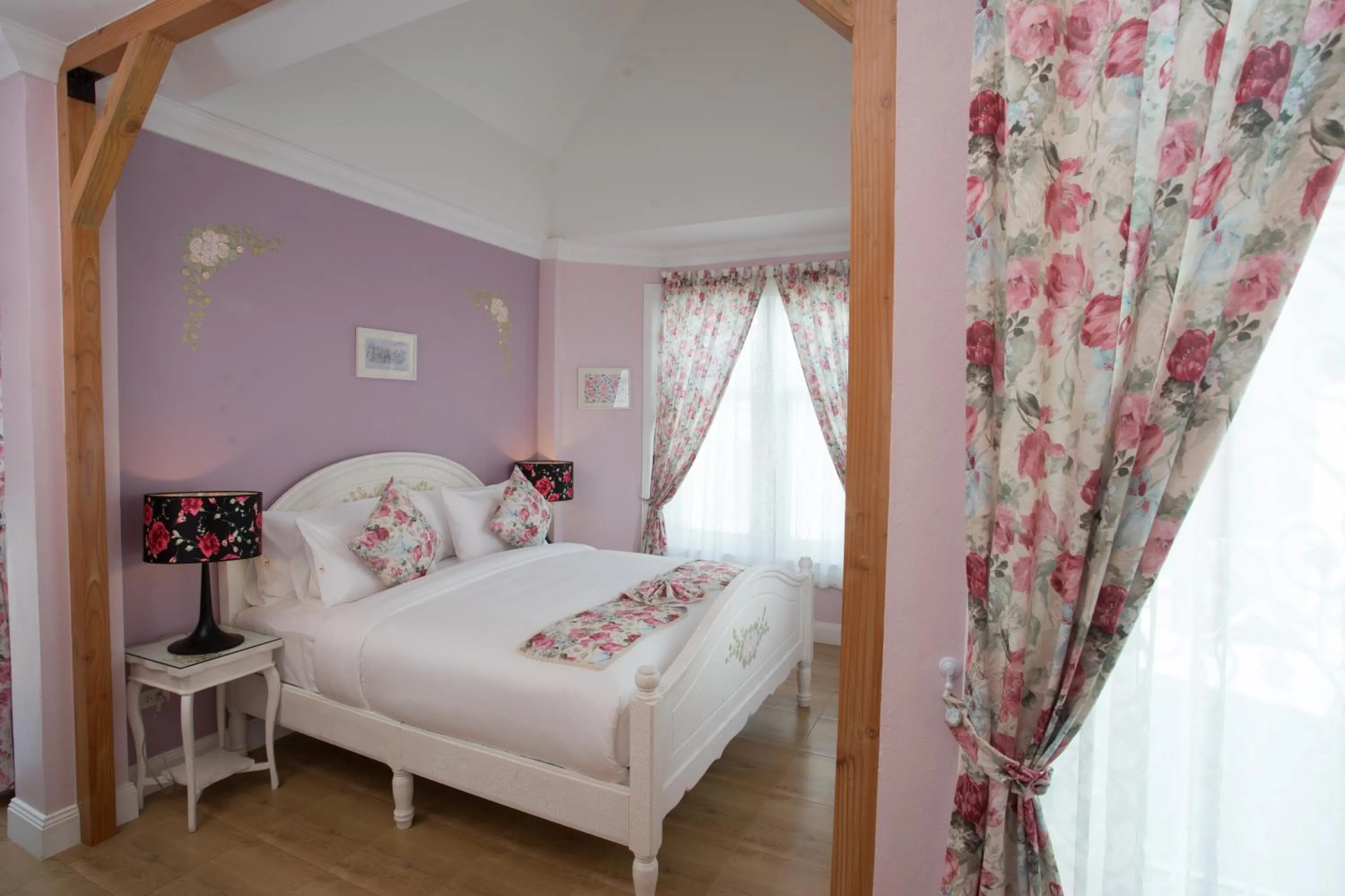 Bedroom, Bed in Hillsborough The English Country House Hotel & Leisure