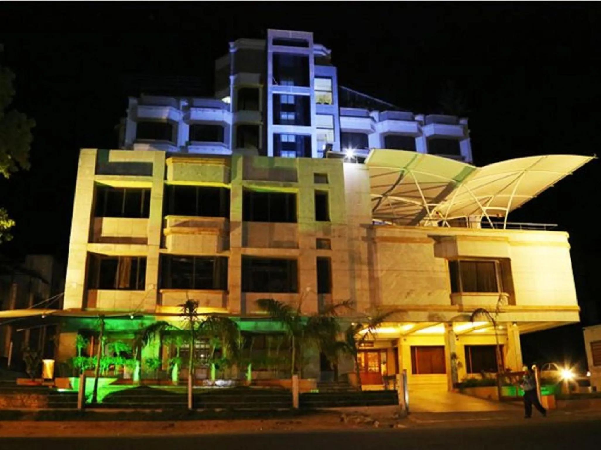 Facade/entrance in Darling Residency