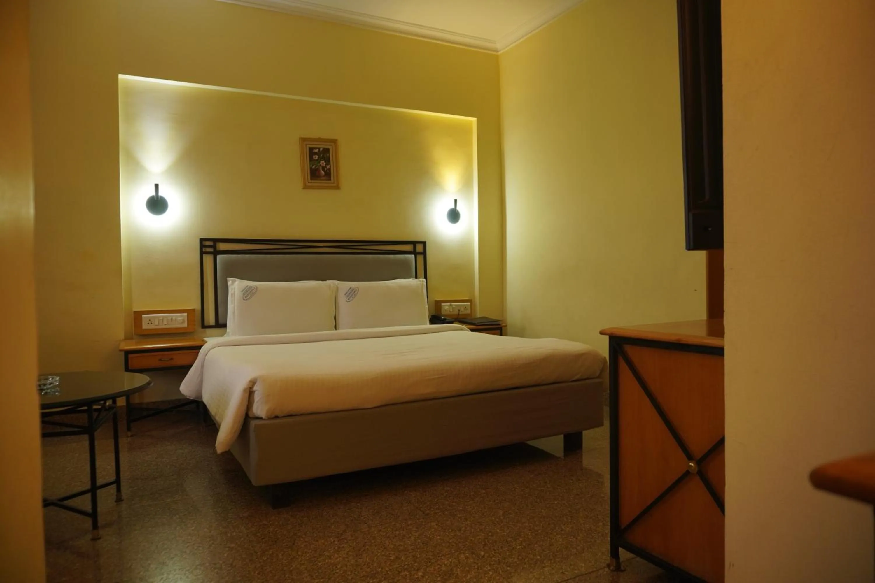 Bed in Darling Residency