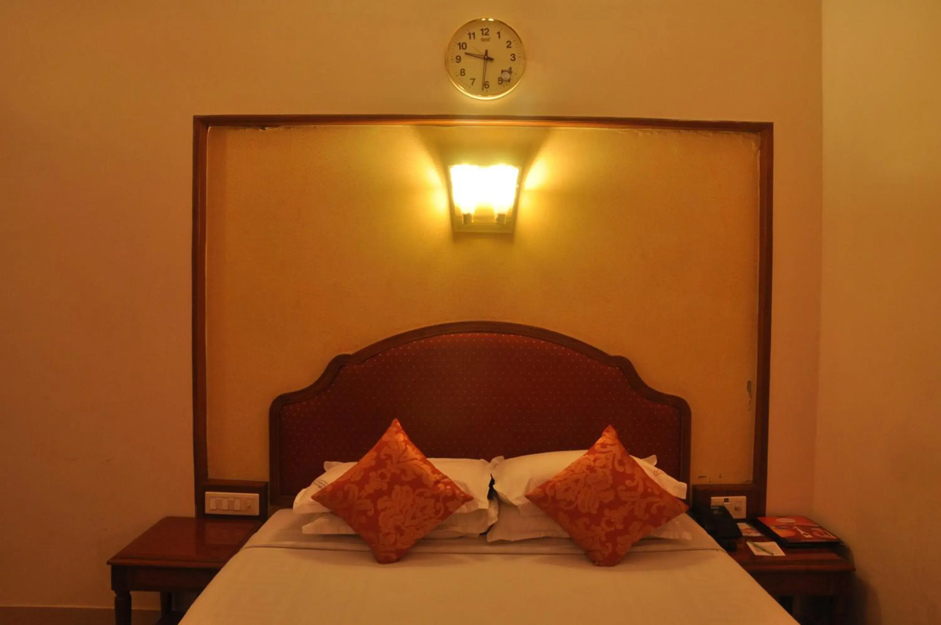 Bedroom, Bed in Darling Residency Bedroom, Bed in Darling Residency