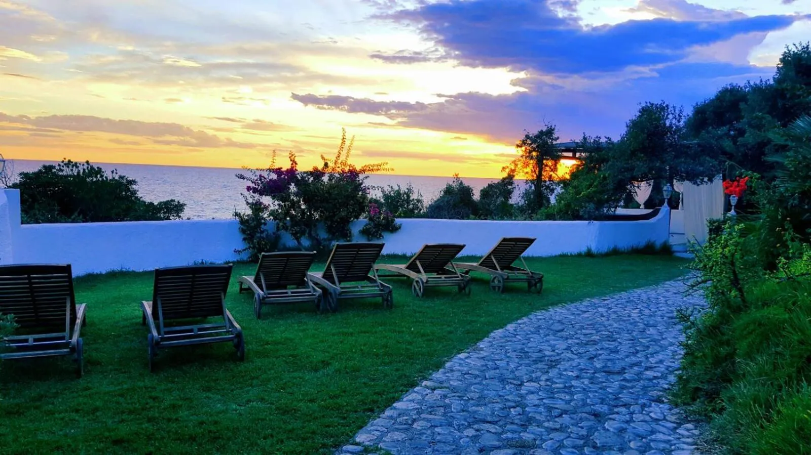 Garden in Hotel Punta Rossa