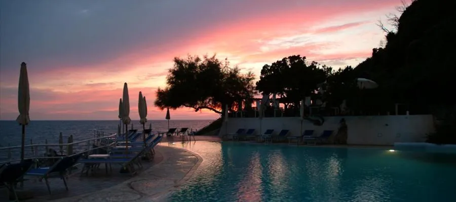 Swimming pool in Hotel Punta Rossa
