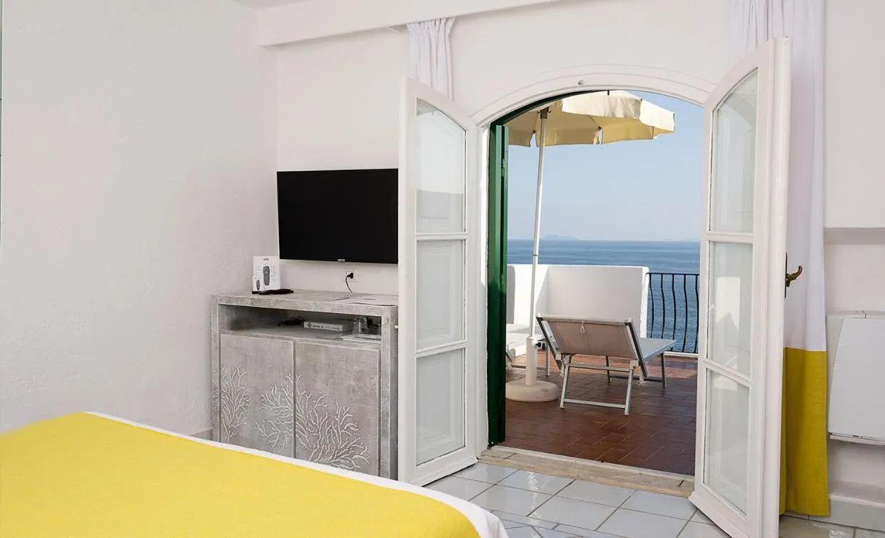 Bed in Hotel Punta Rossa