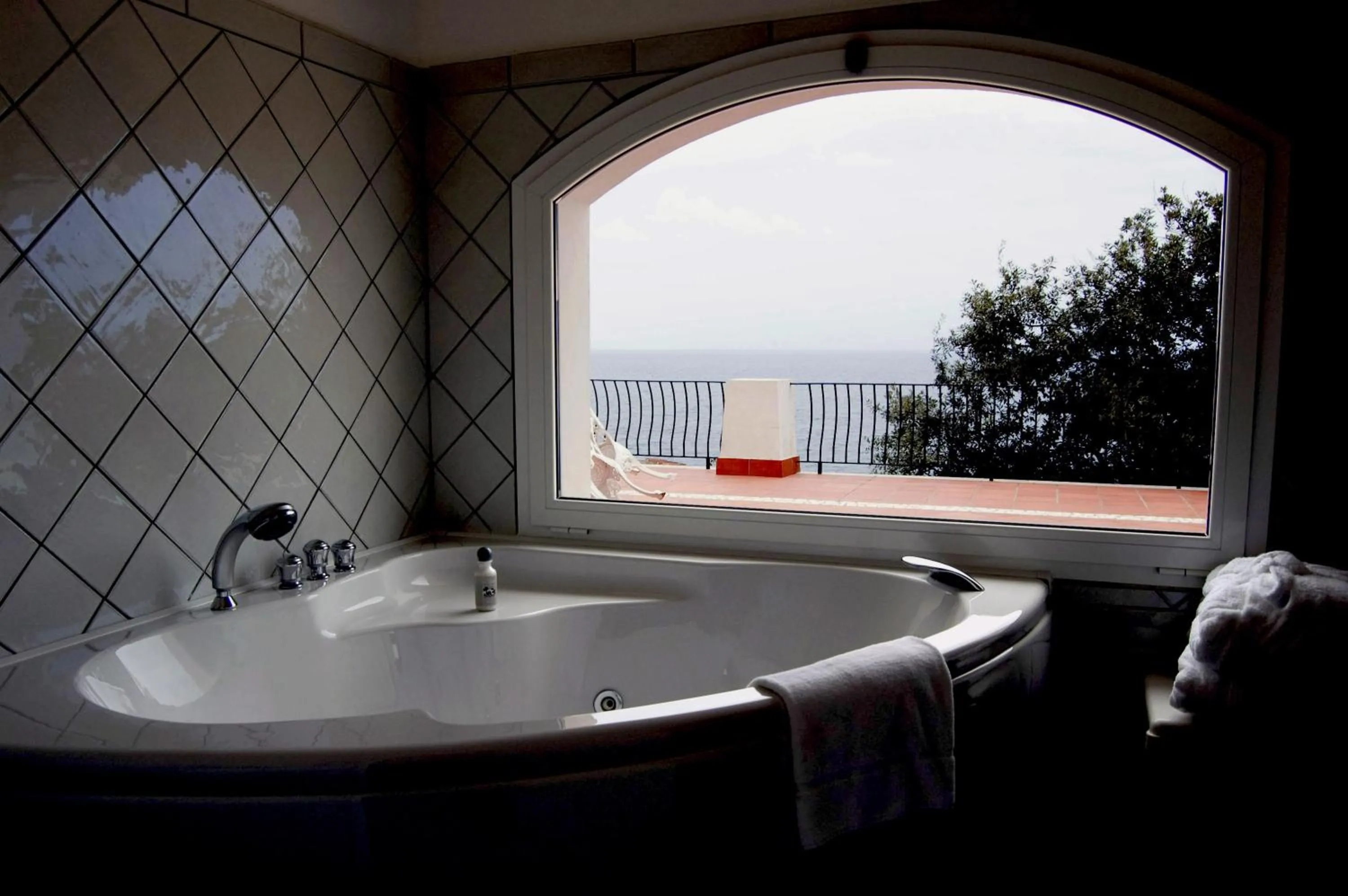 Hot Spring Bath in Hotel Punta Rossa