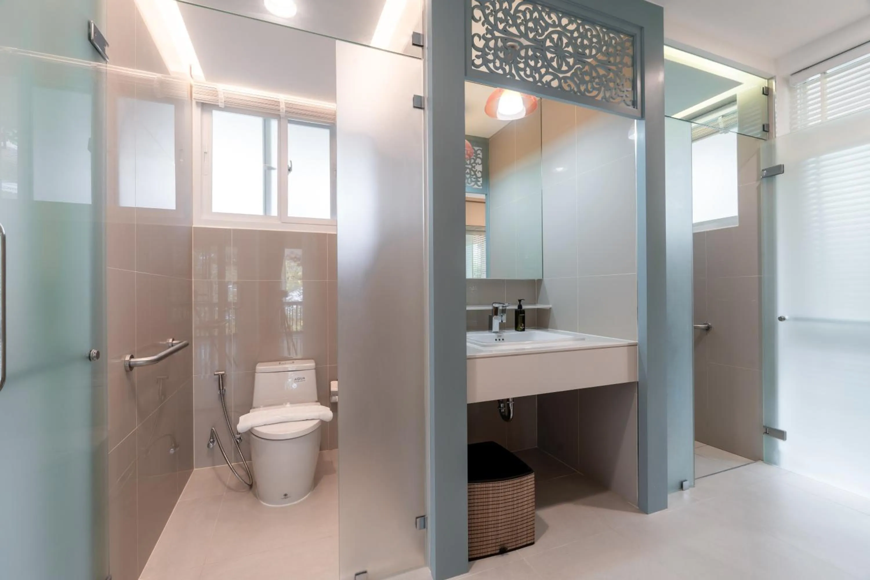 Shower in Na Sook Wellness Resort