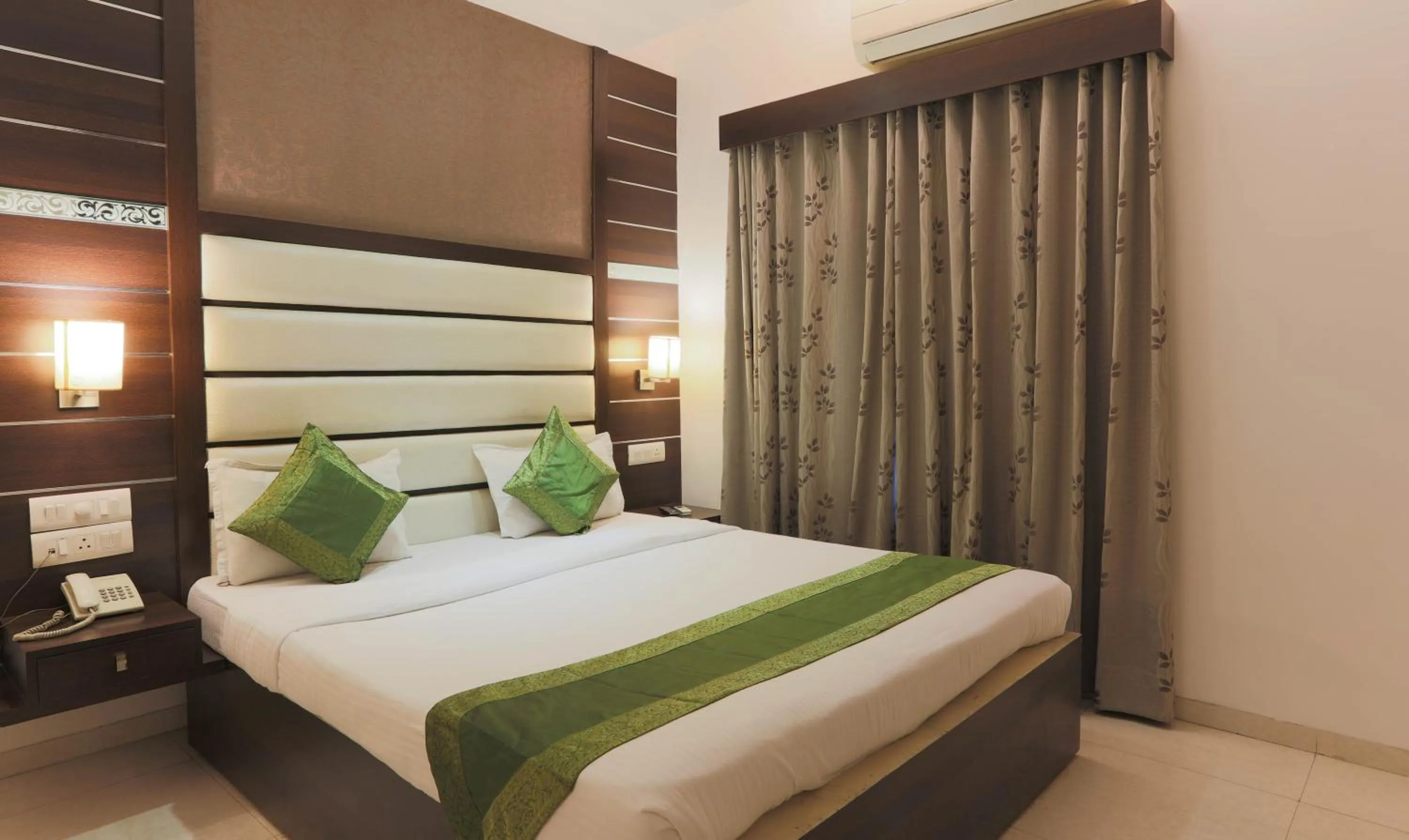 Photo of the whole room, Bed in Hotel Apple Inn Vapi