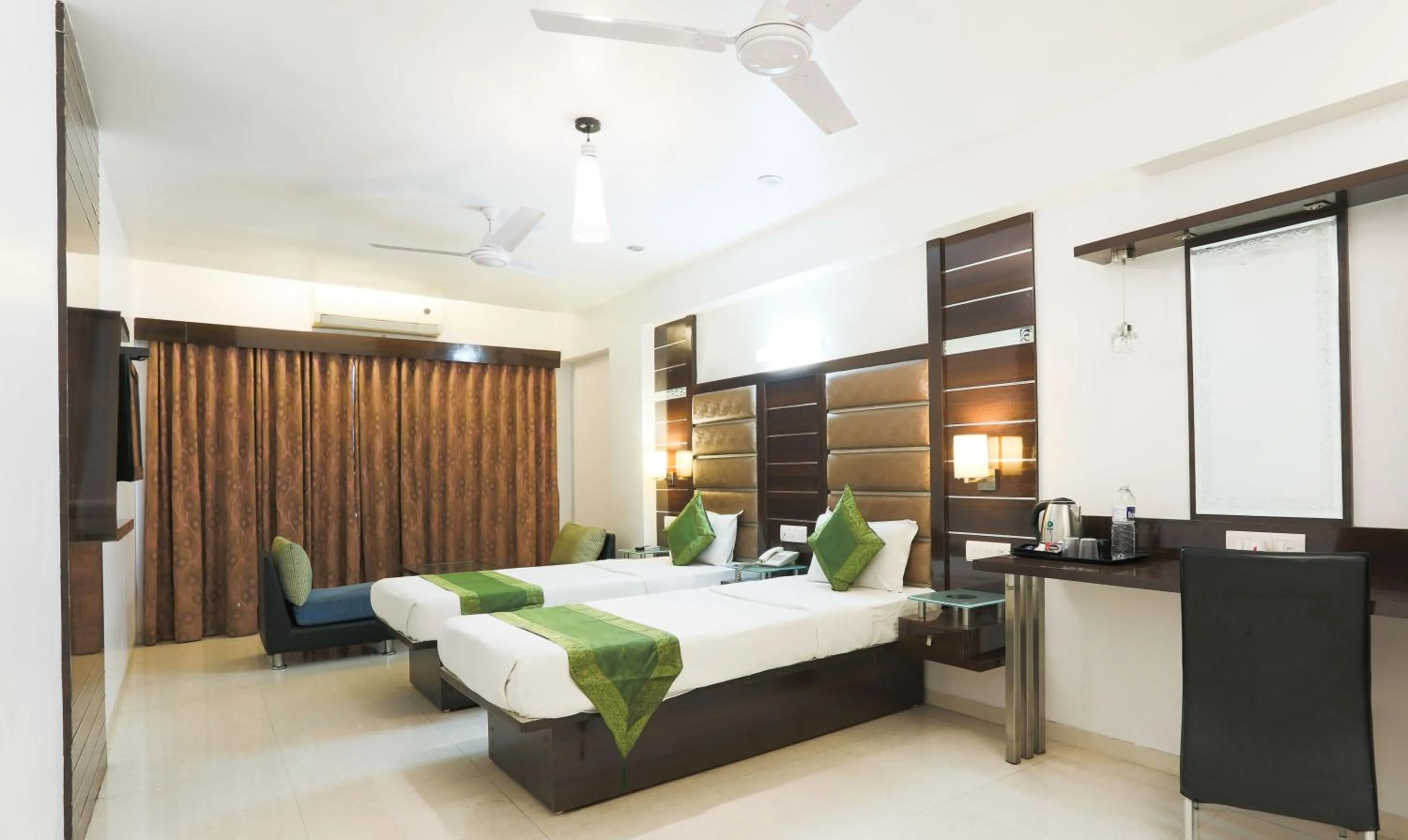 Photo of the whole room, Bed in Hotel Apple Inn Vapi