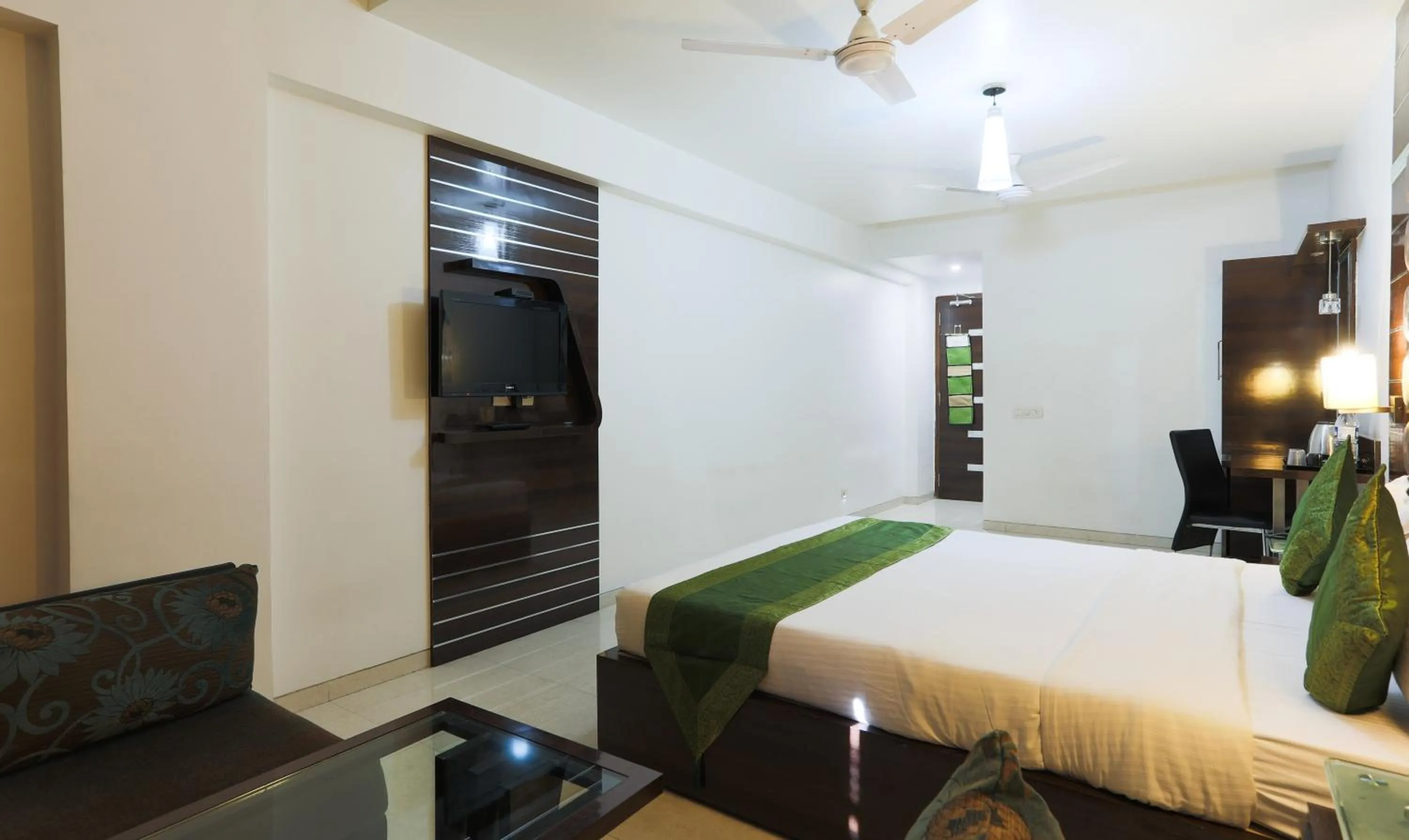 Photo of the whole room, Bed in Hotel Apple Inn Vapi