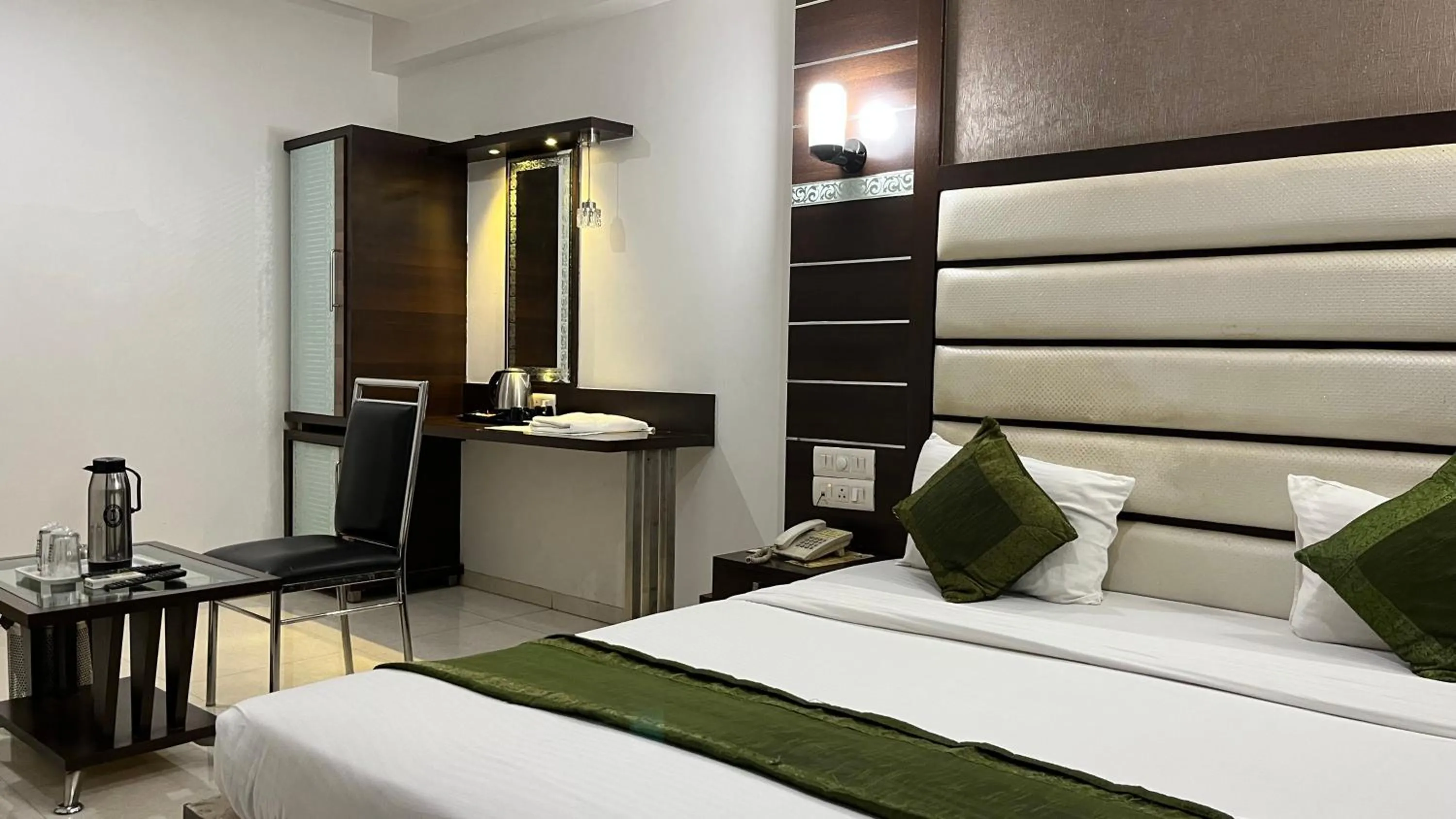 Bedroom, Bed in Hotel Apple Inn Vapi