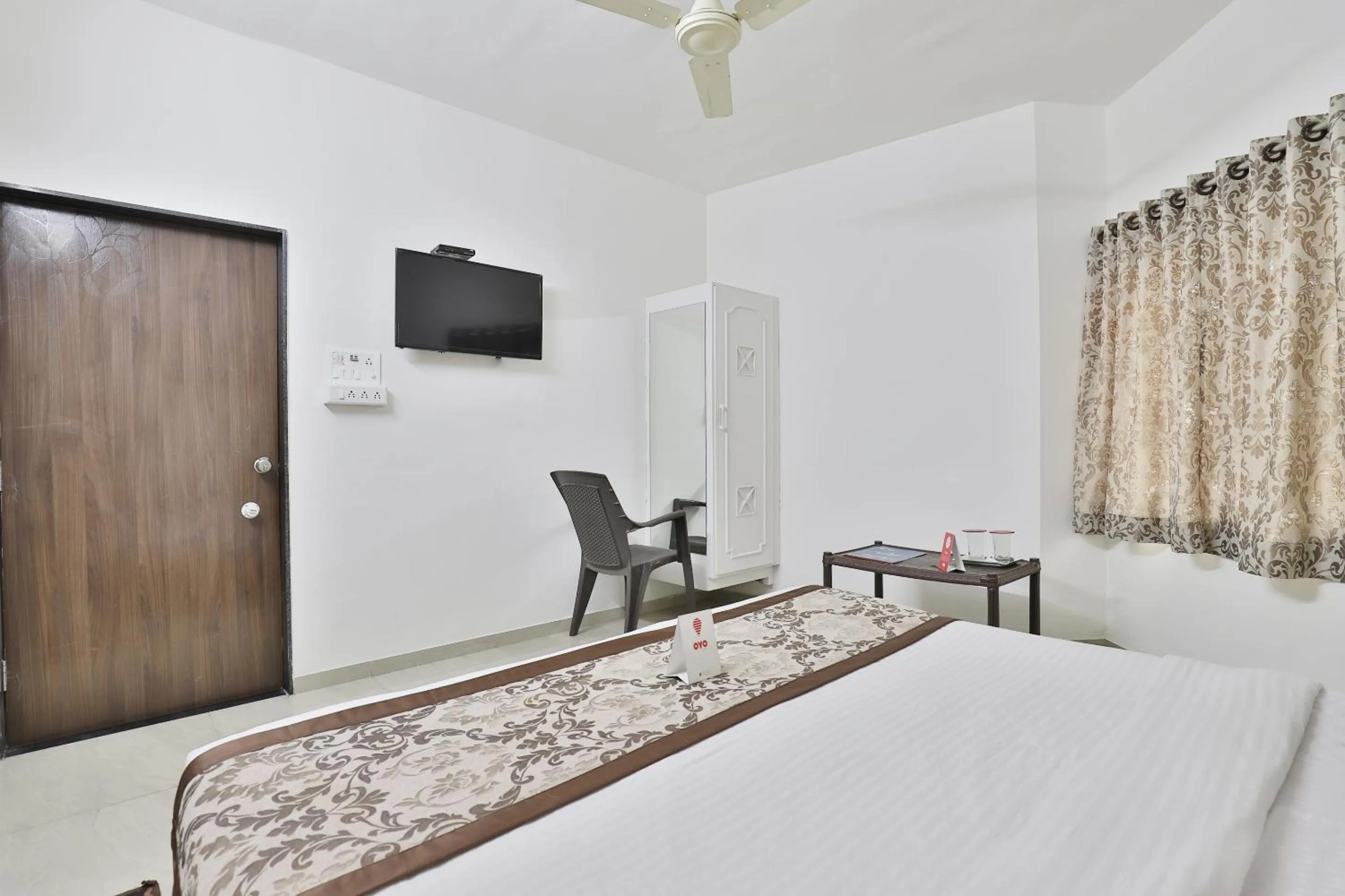 Photo of the whole room, Bed in Nova Hotel Star Palace