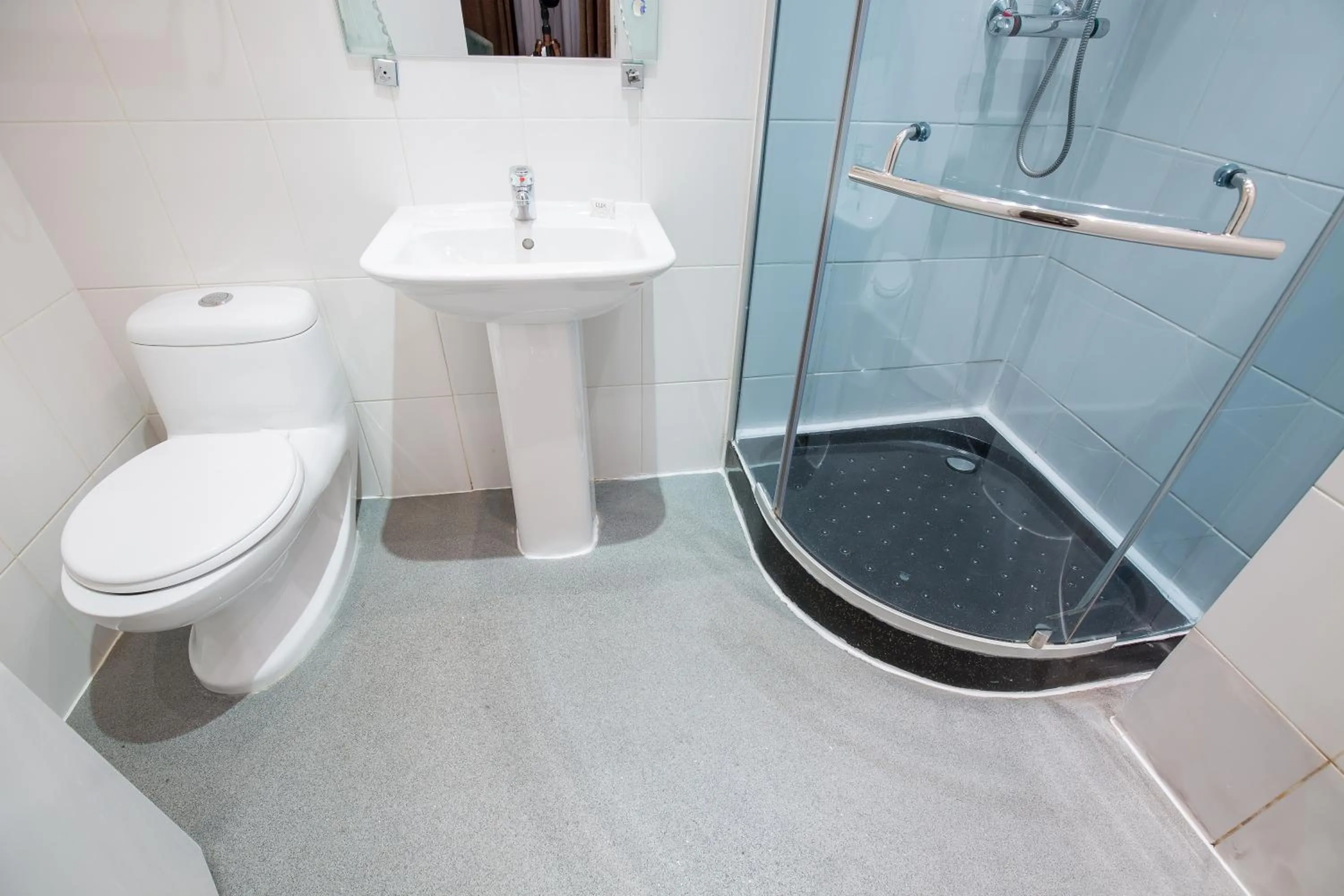 Bathroom in Newham Hotel