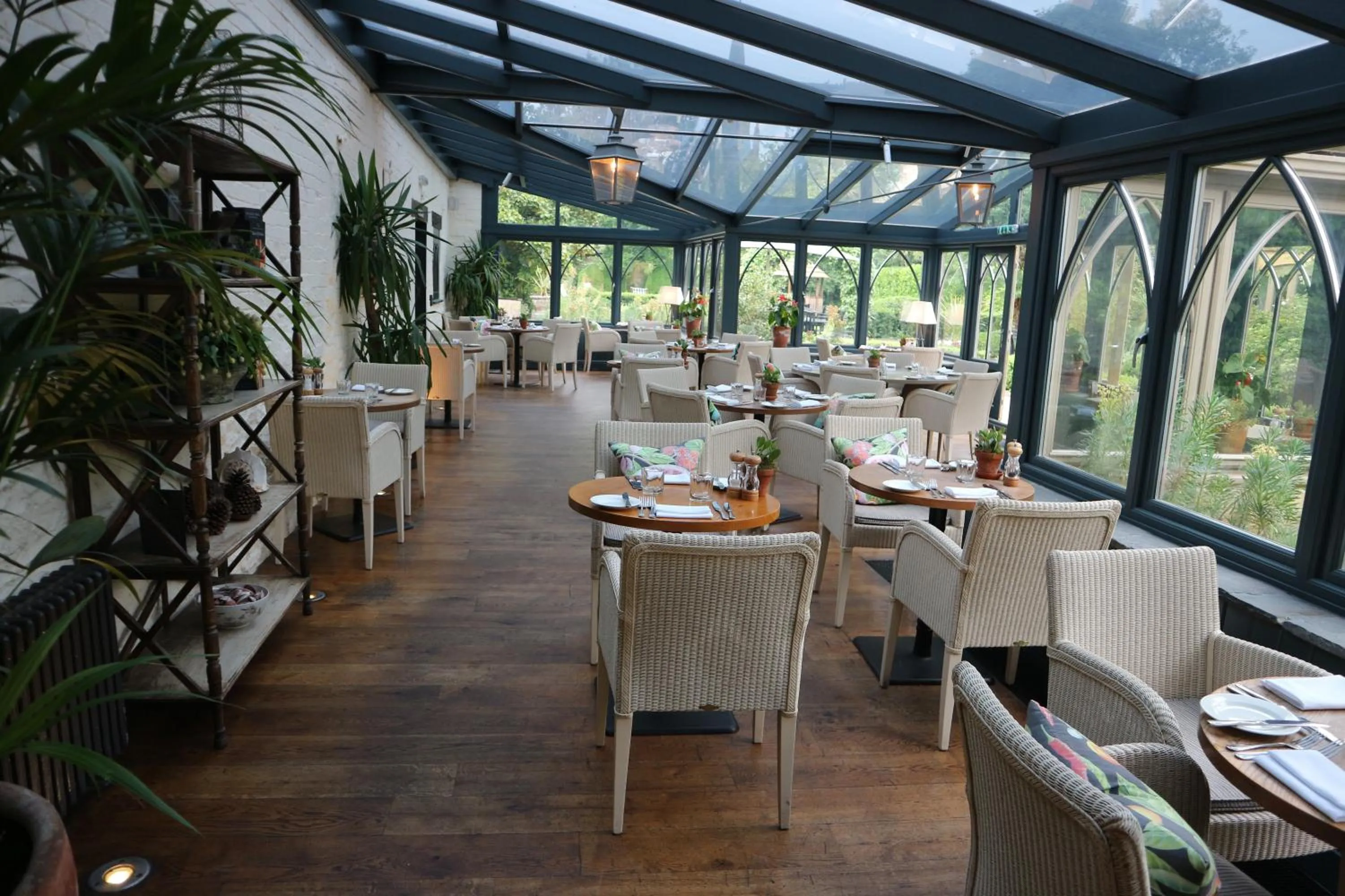 Restaurant/places to eat in The Manor House Hotel