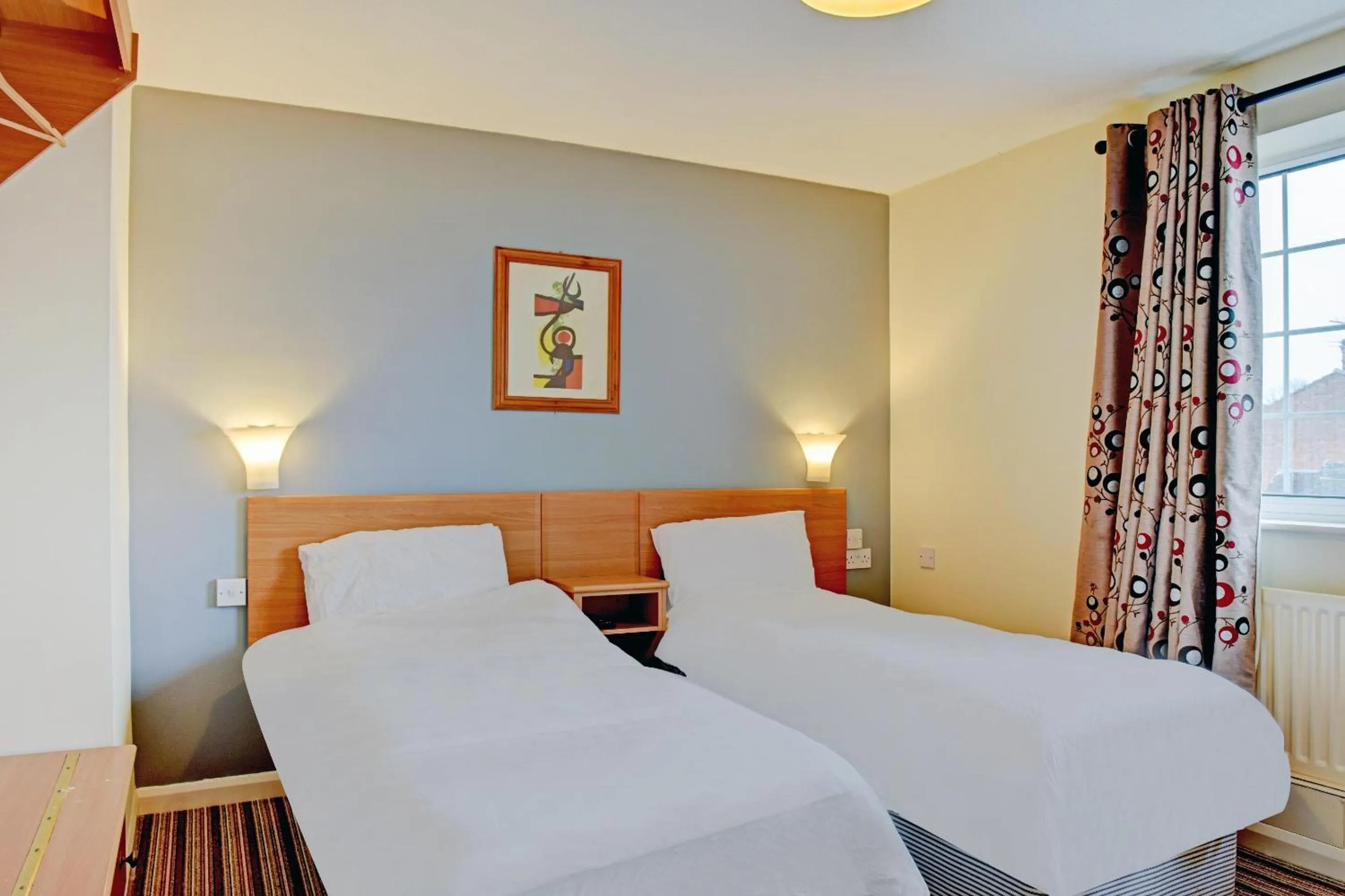 Bedroom in Shilton Inn By OYO Leicester