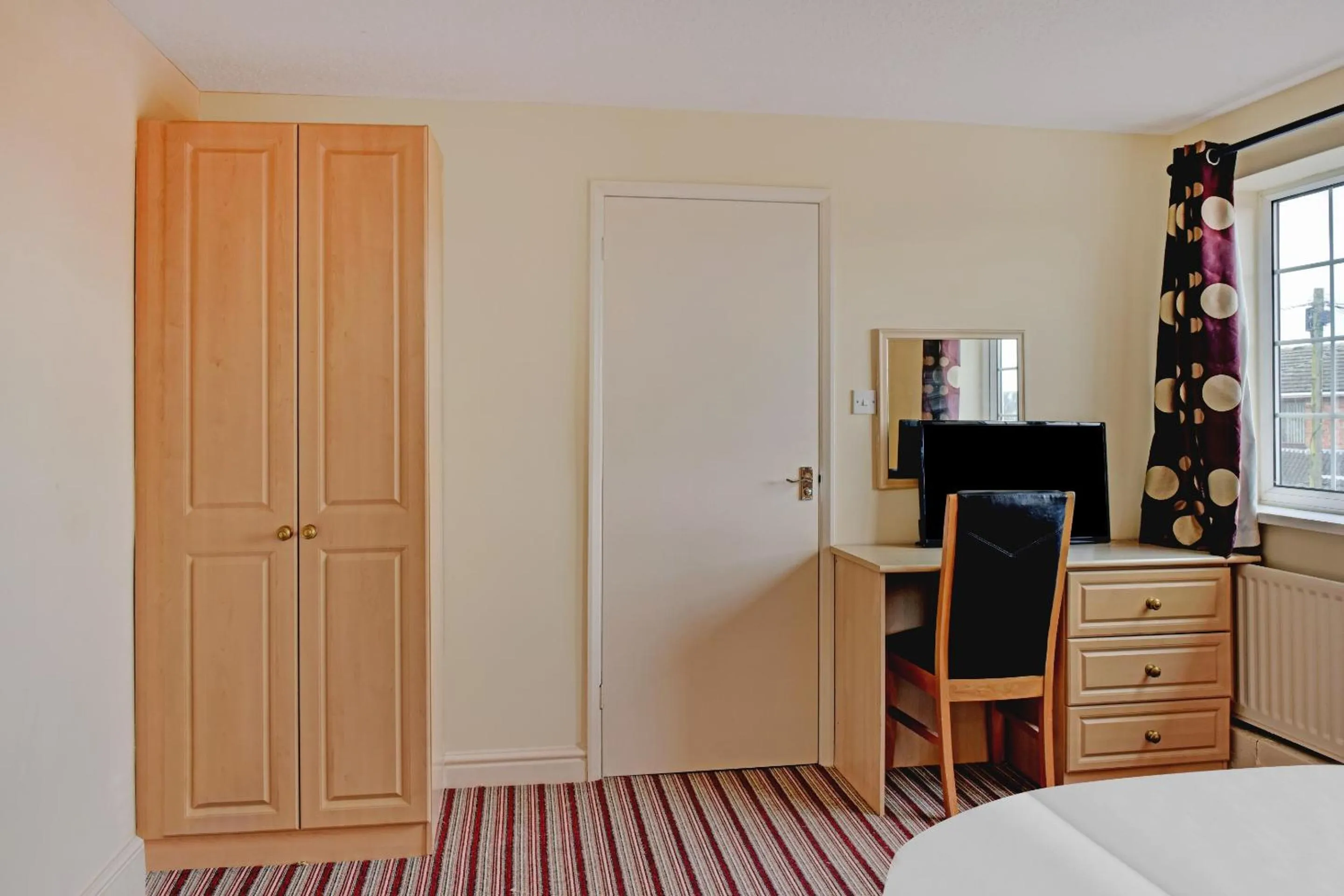 Bedroom in Shilton Inn By OYO Leicester