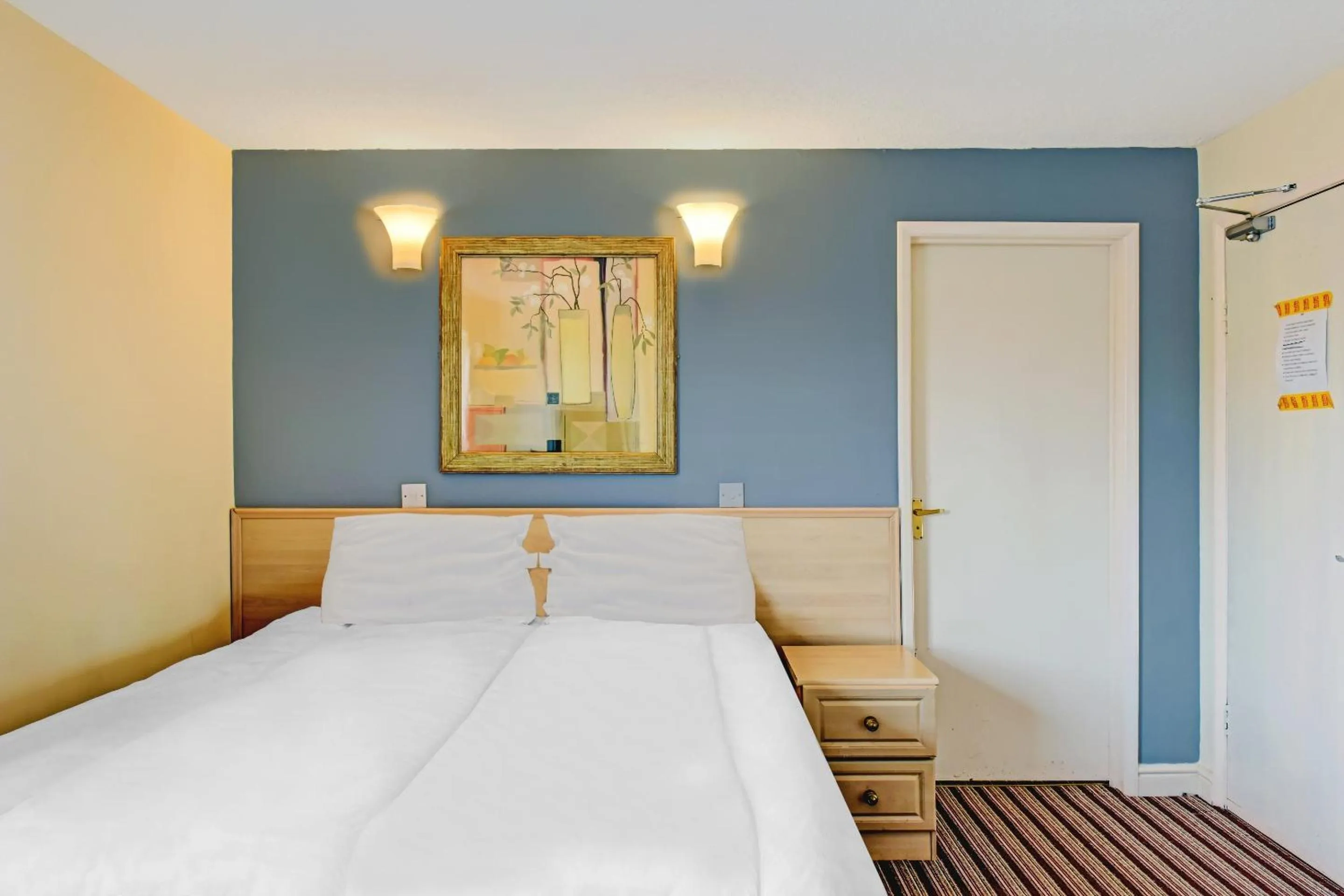 Bedroom in Shilton Inn By OYO Leicester