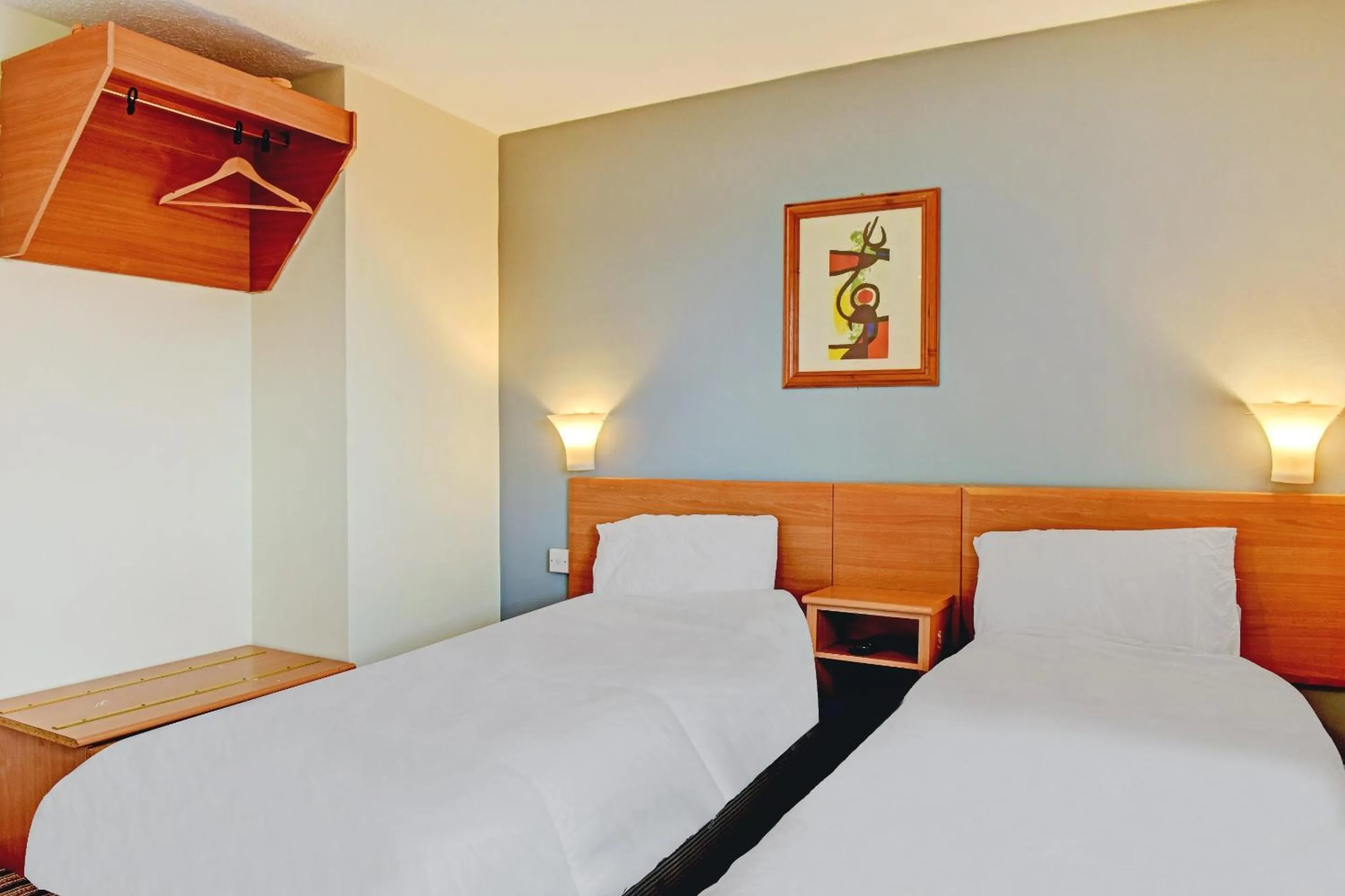 Bedroom in Shilton Inn By OYO Leicester