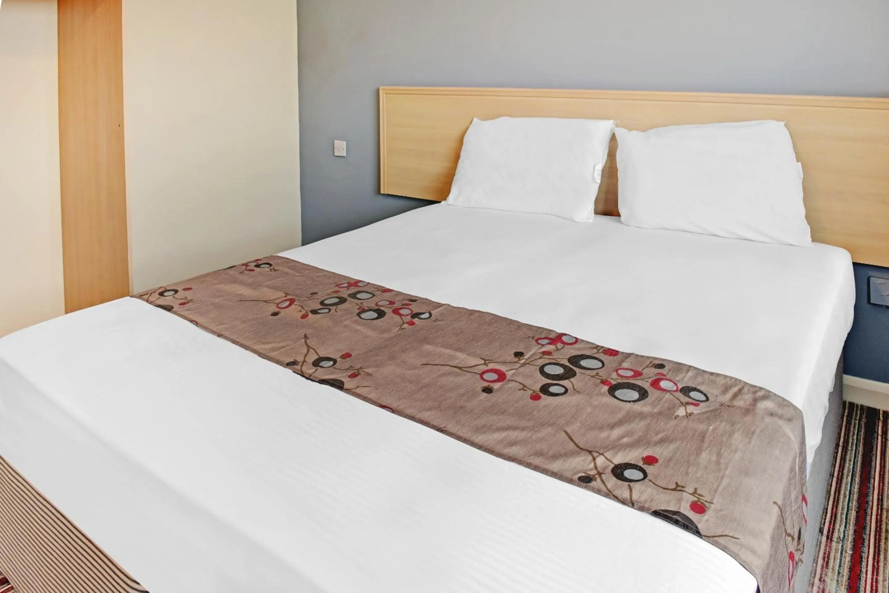 Bedroom in Shilton Inn By OYO Leicester