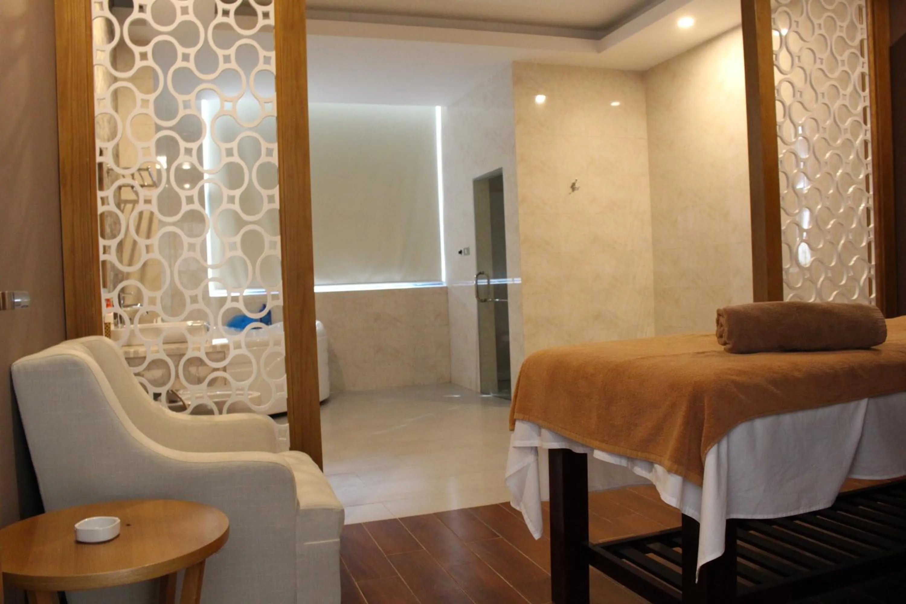 Spa and wellness centre/facilities, Bed in Muong Thanh Cua Dong Hotel