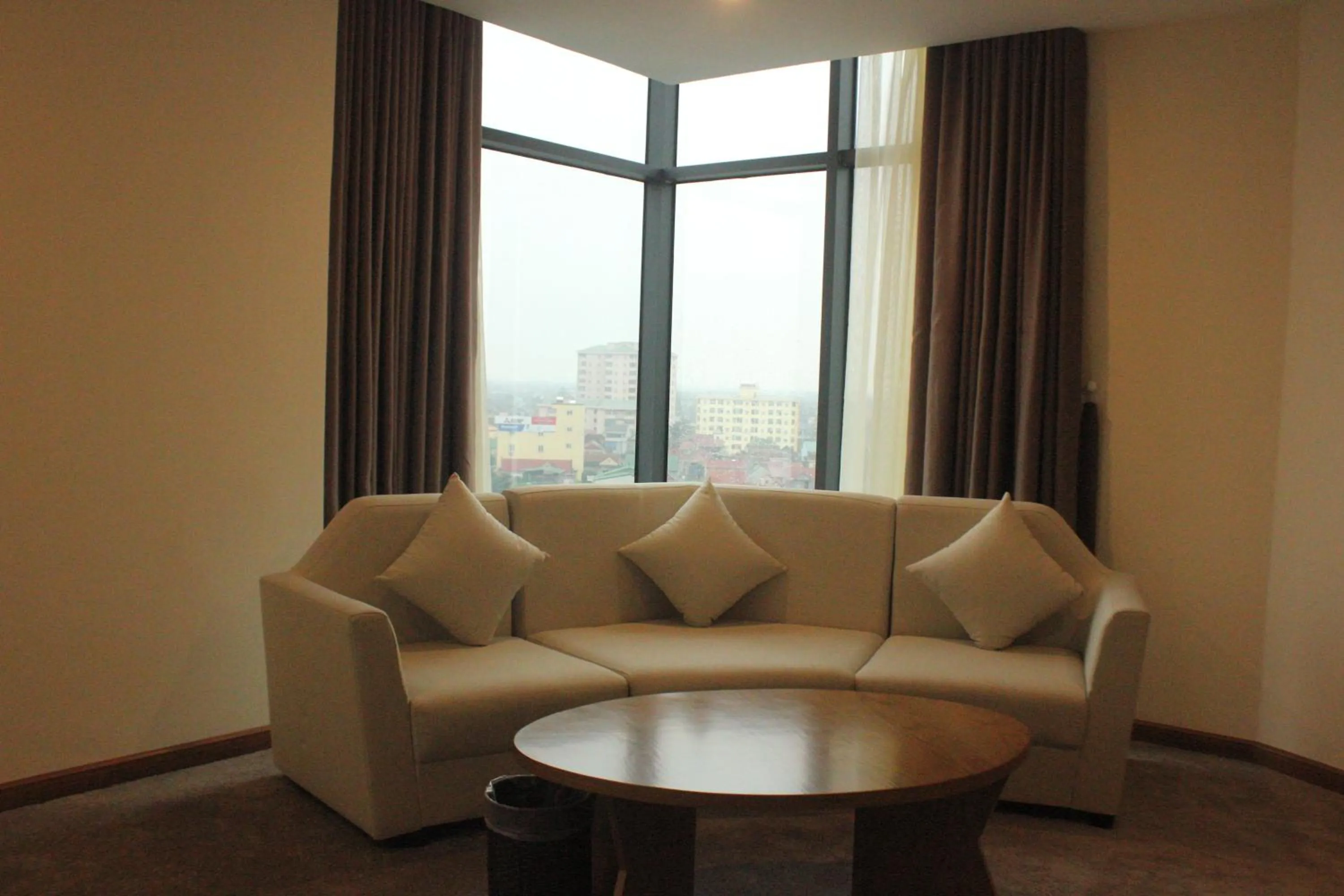 Living room in Muong Thanh Cua Dong Hotel