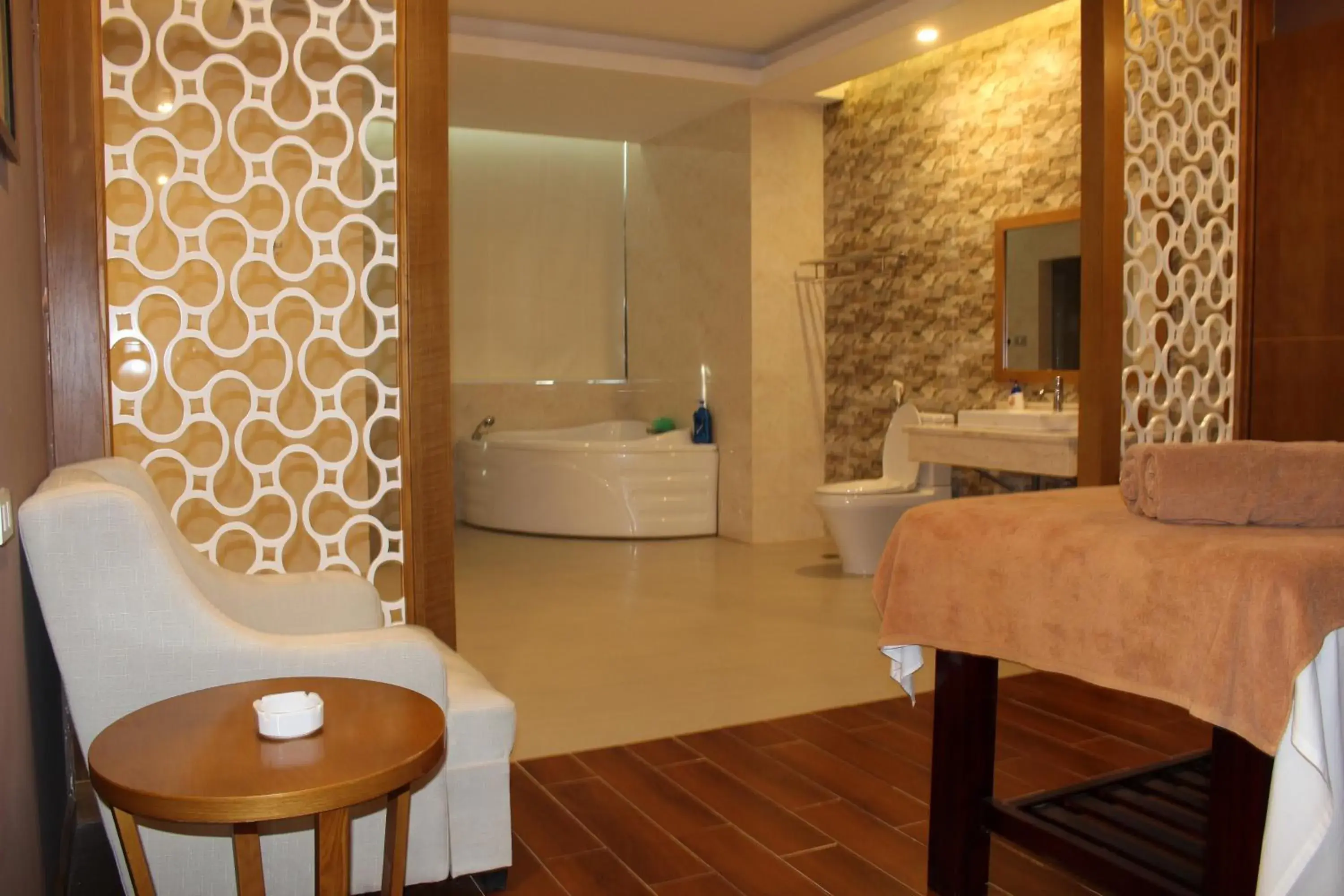 Spa and wellness centre/facilities, Bed in Muong Thanh Cua Dong Hotel Spa and wellness centre/facilities, Bed in Muong Thanh Cua Dong Hotel