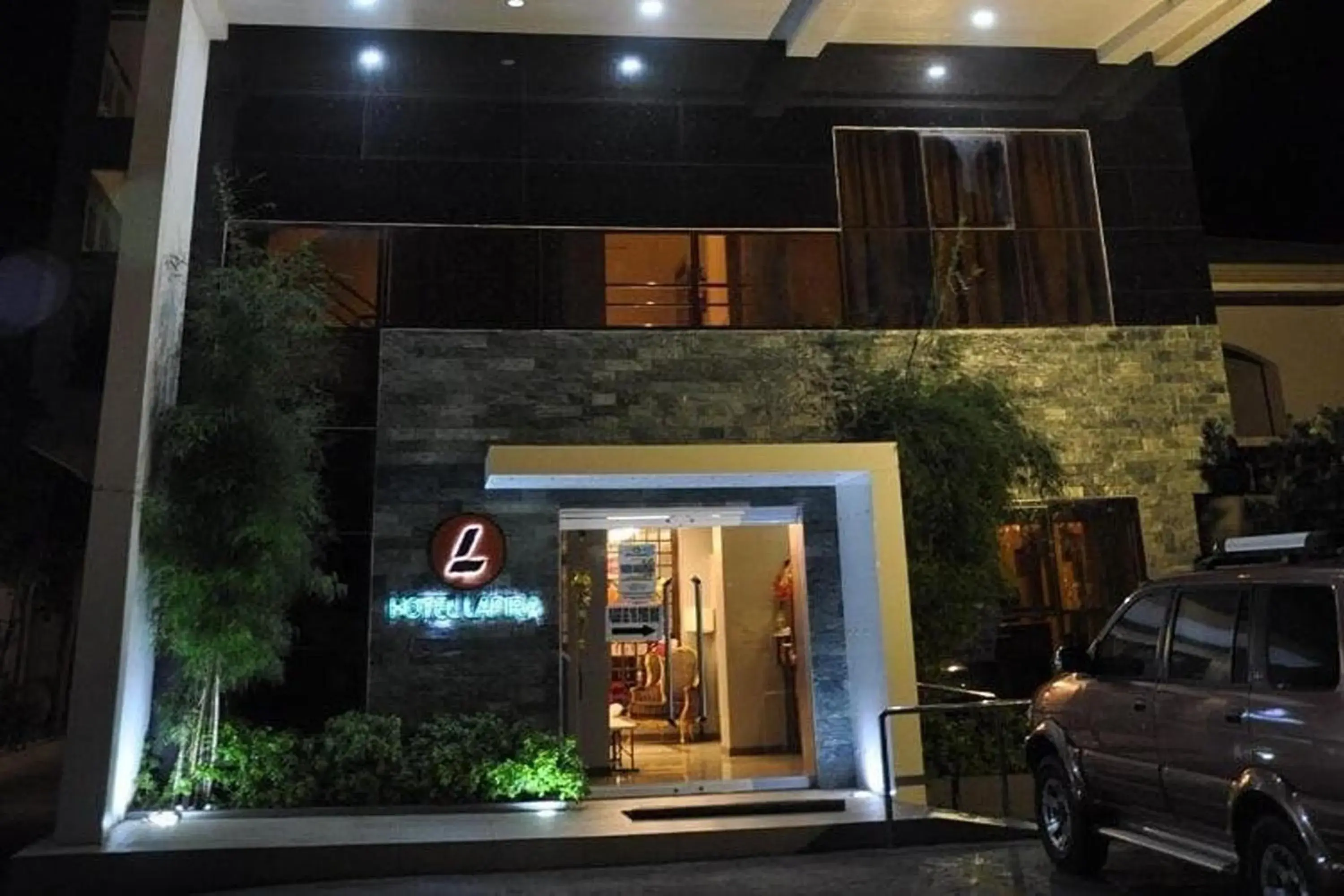 Property building in Hotel Lapira Property building in Hotel Lapira