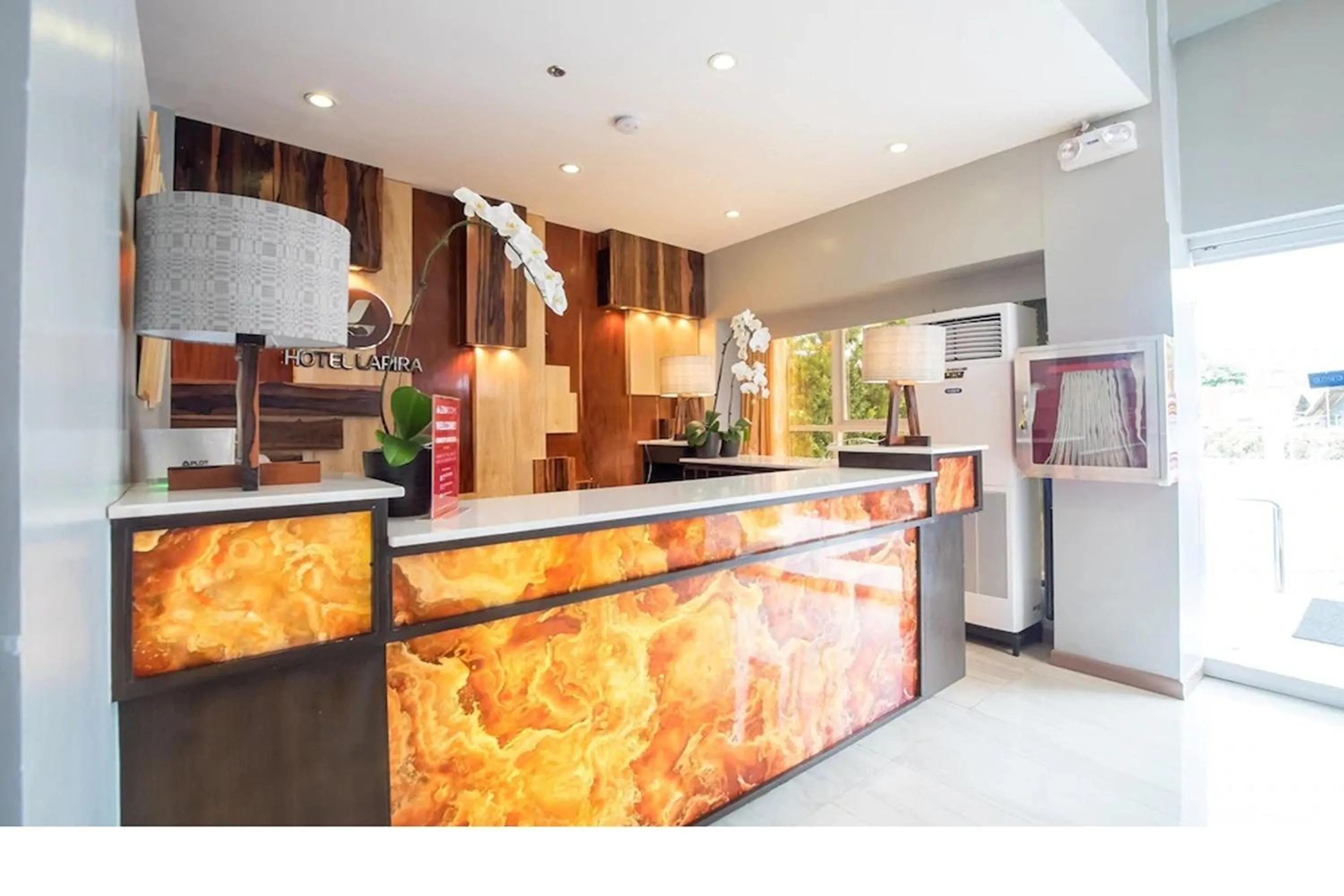 Lobby or reception in Hotel Lapira