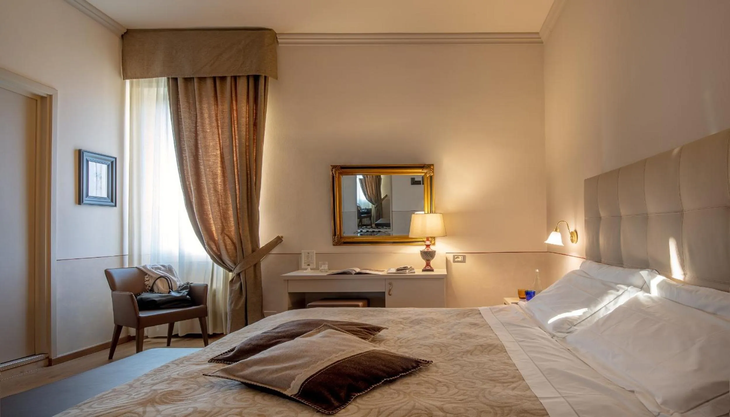 Photo of the whole room, Bed in Hotel Ambasciatori