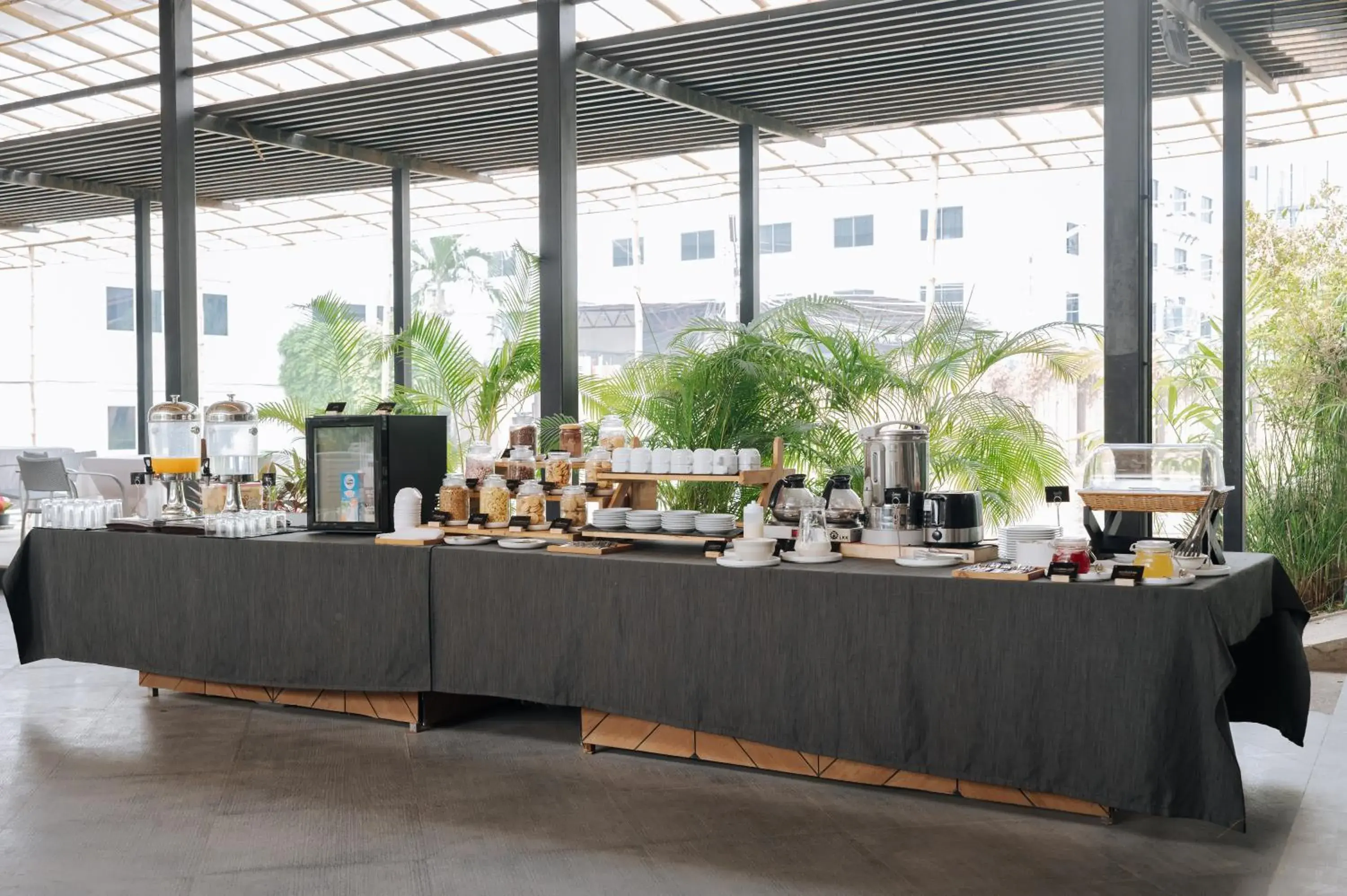 Restaurant/places to eat in Mittapan Hotel Restaurant/places to eat in Mittapan Hotel