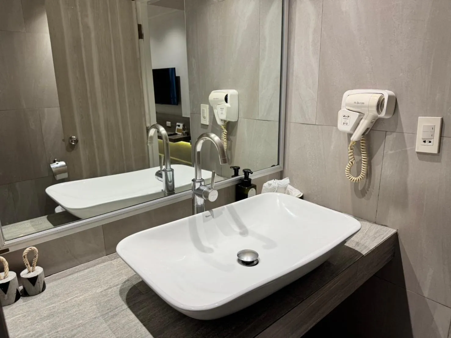 Property building in Mittapan Hotel