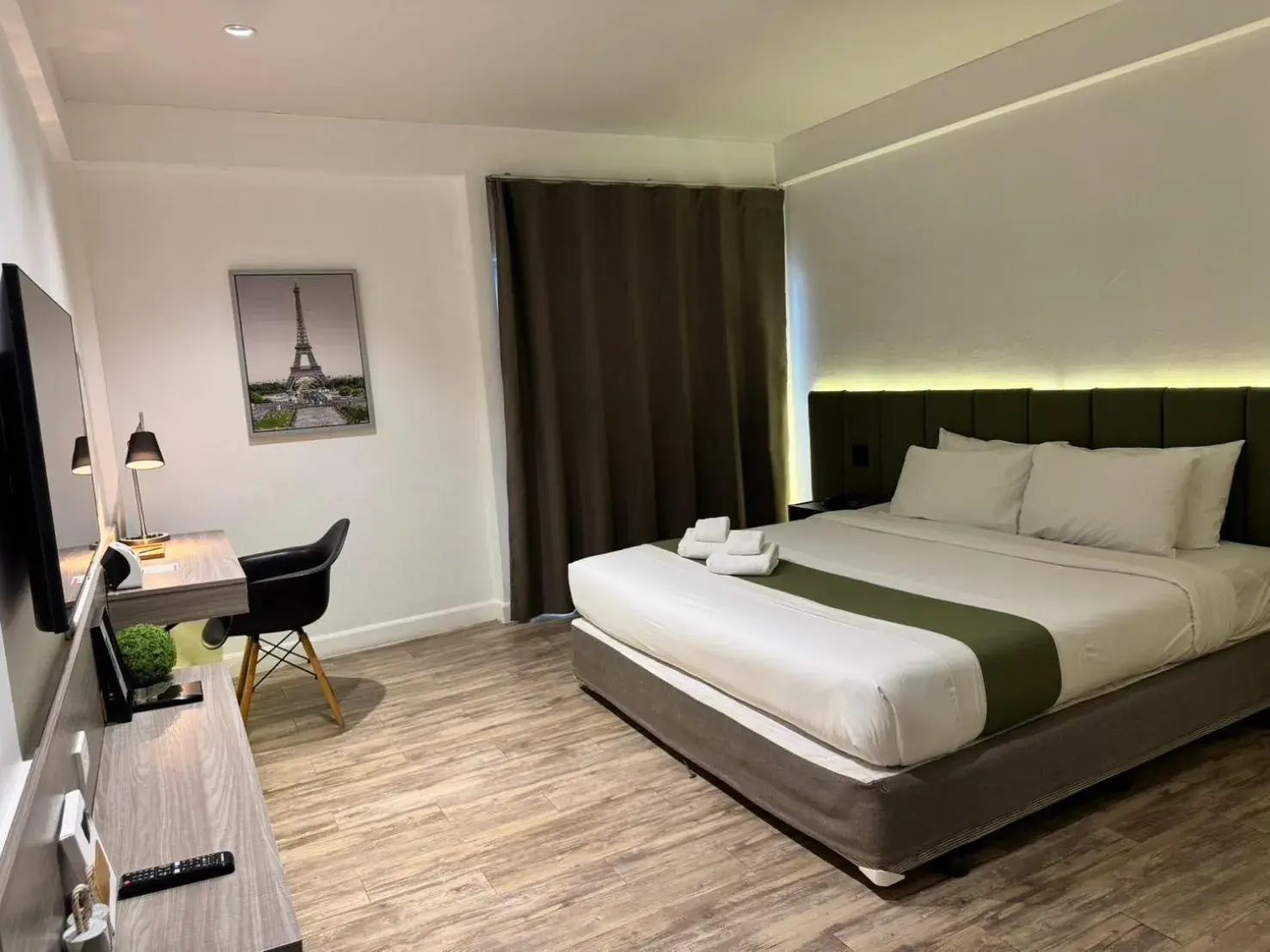 Photo of the whole room, Bed in Mittapan Hotel Photo of the whole room, Bed in Mittapan Hotel