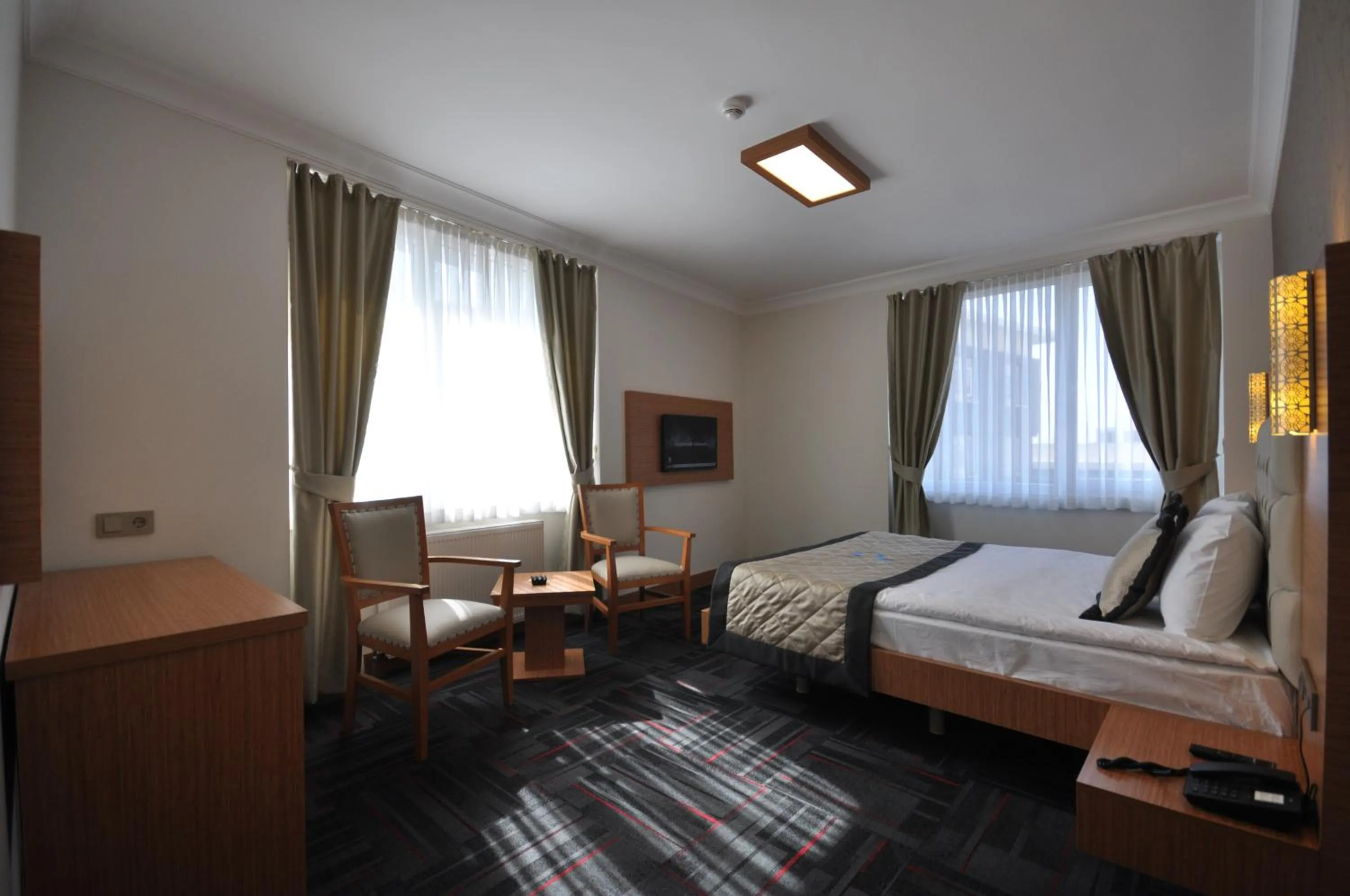 Photo of the whole room, Bed in Double Comfort Hotel