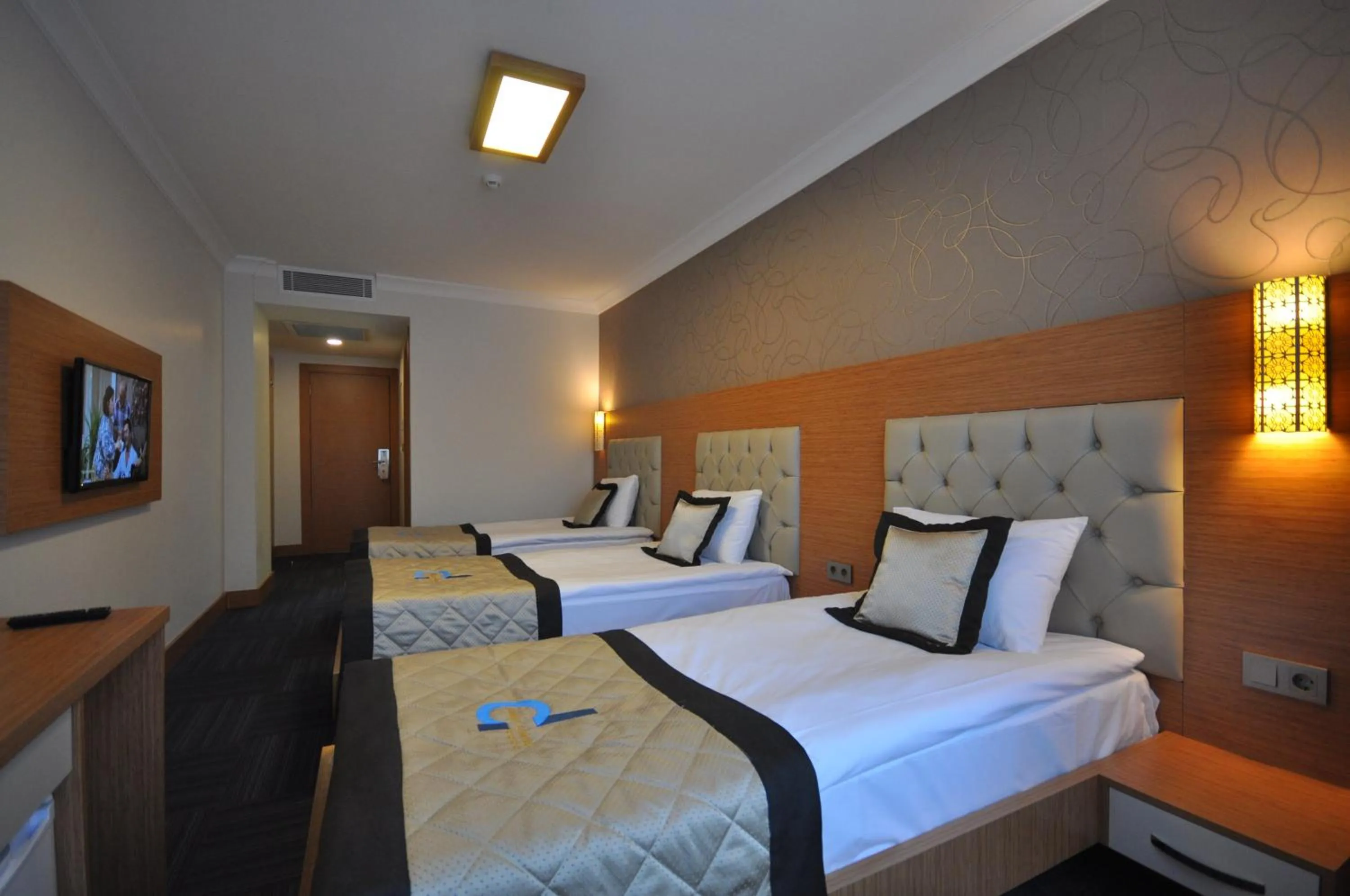 Photo of the whole room, Bed in Double Comfort Hotel