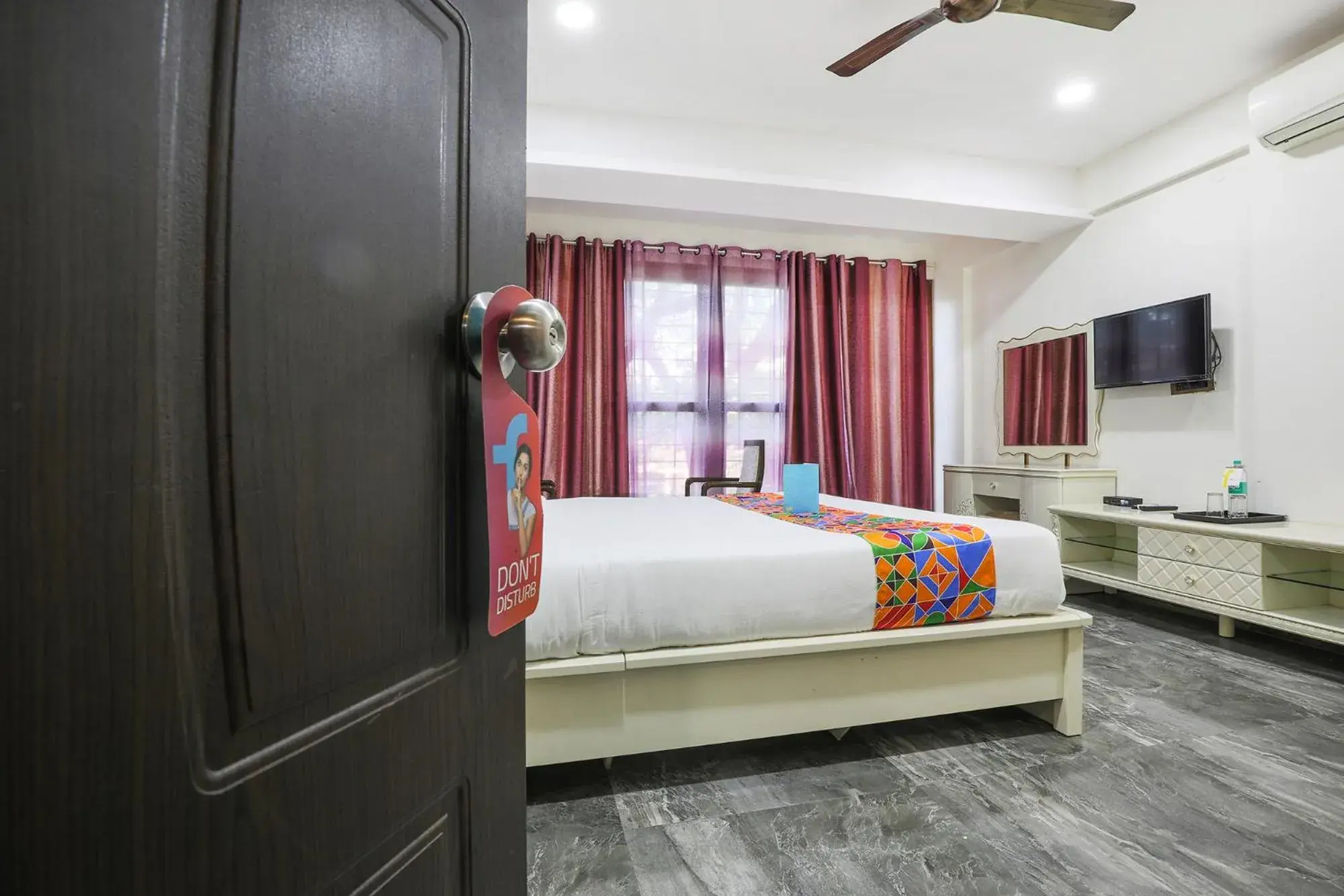 Bedroom, Bed in FabHotel Frazer Suites - Nr Bangalore Cantt Railway Station Bedroom, Bed in FabHotel Frazer Suites - Nr Bangalore Cantt Railway Station