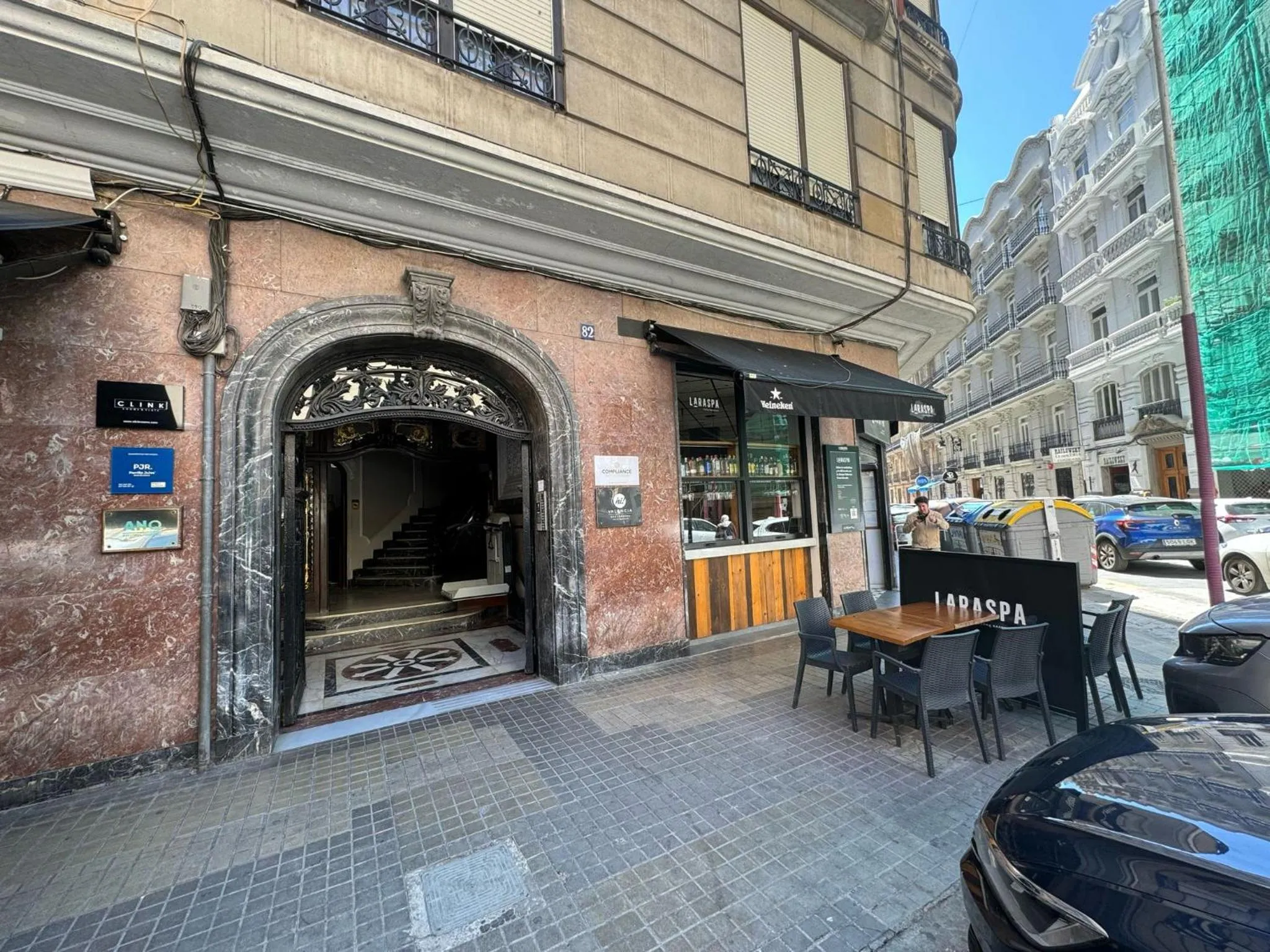 Facade/entrance in Concept Rooms