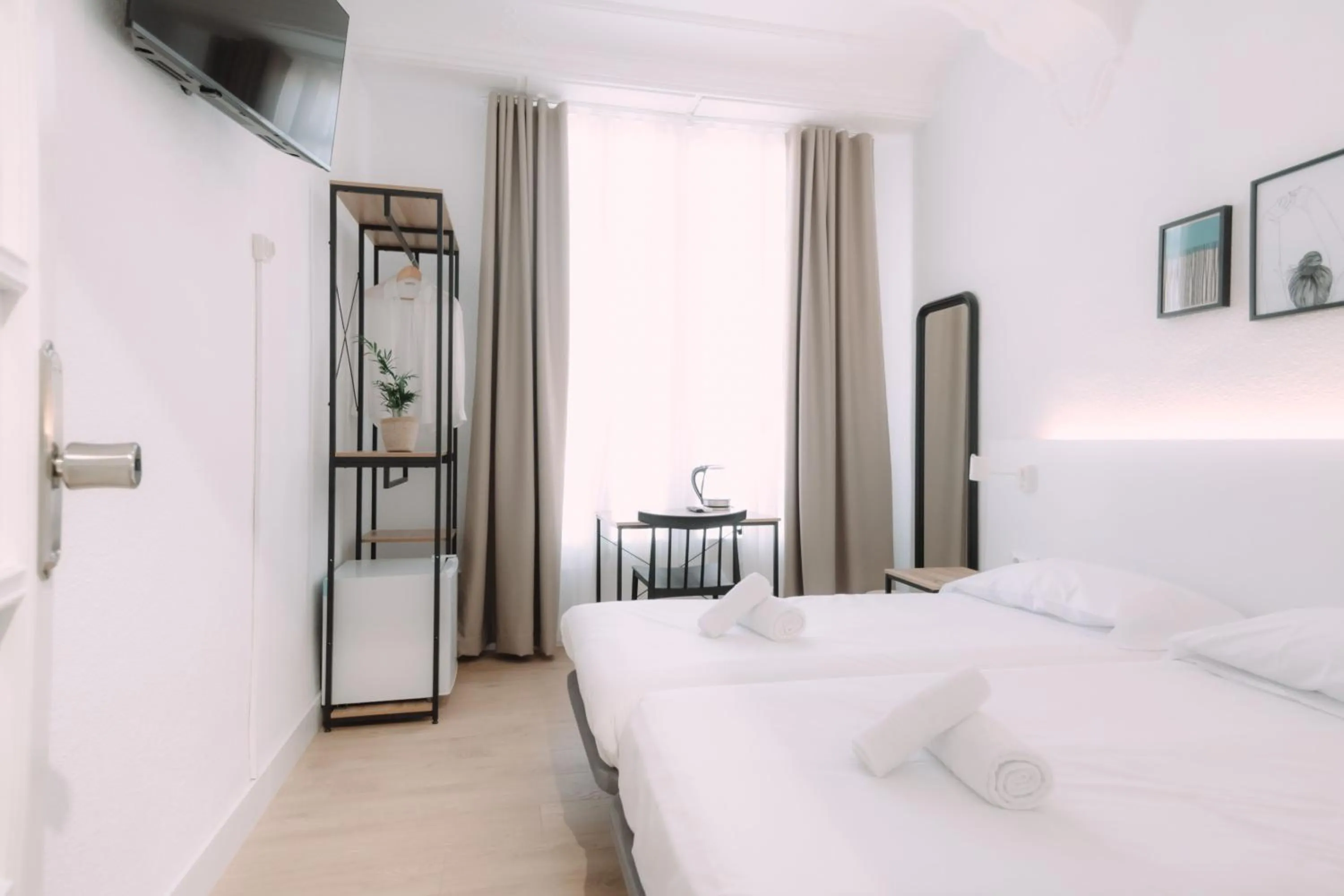 Photo of the whole room, Bed in Concept Rooms