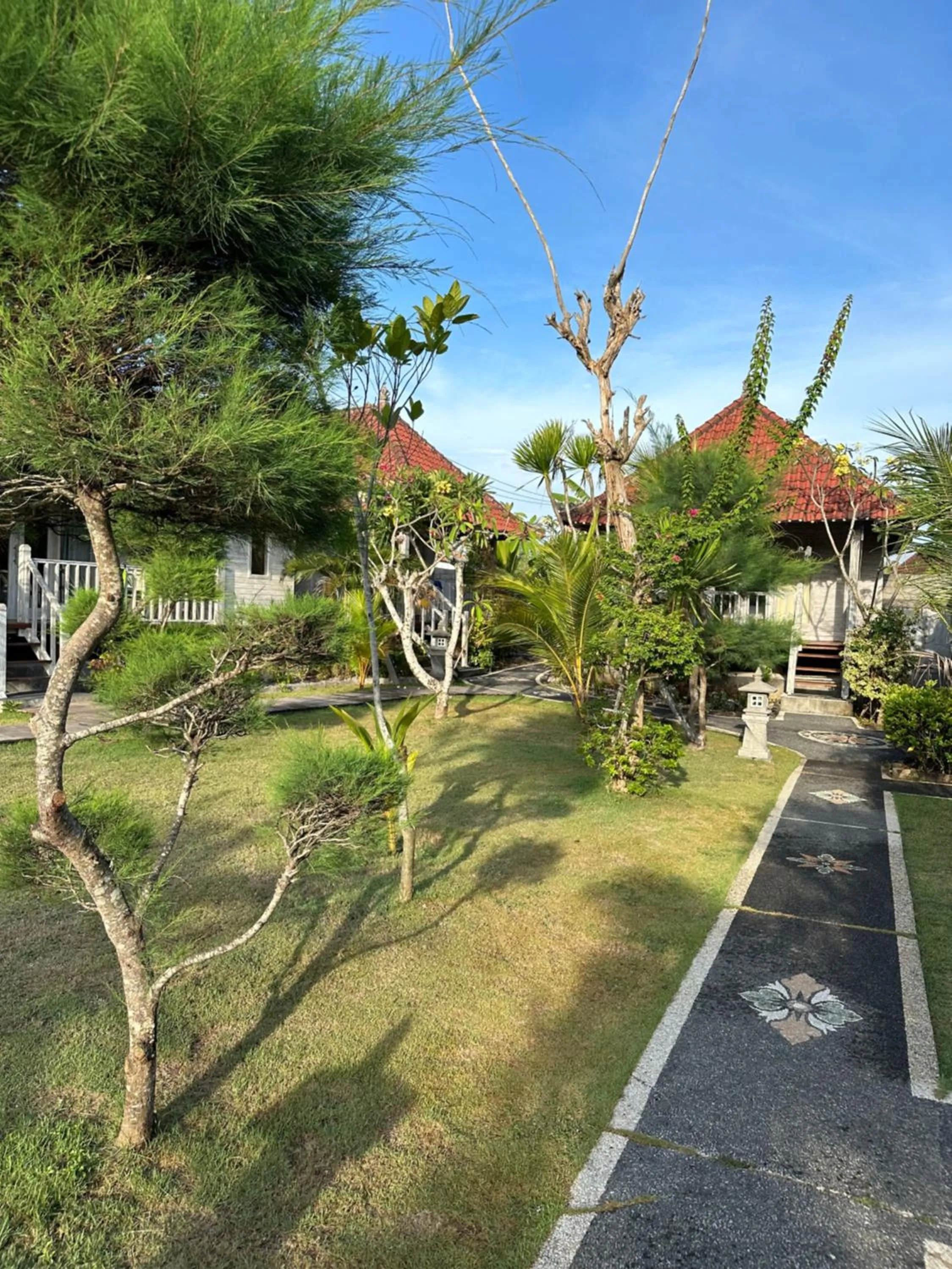 Day in The Niti Hut's Lembongan