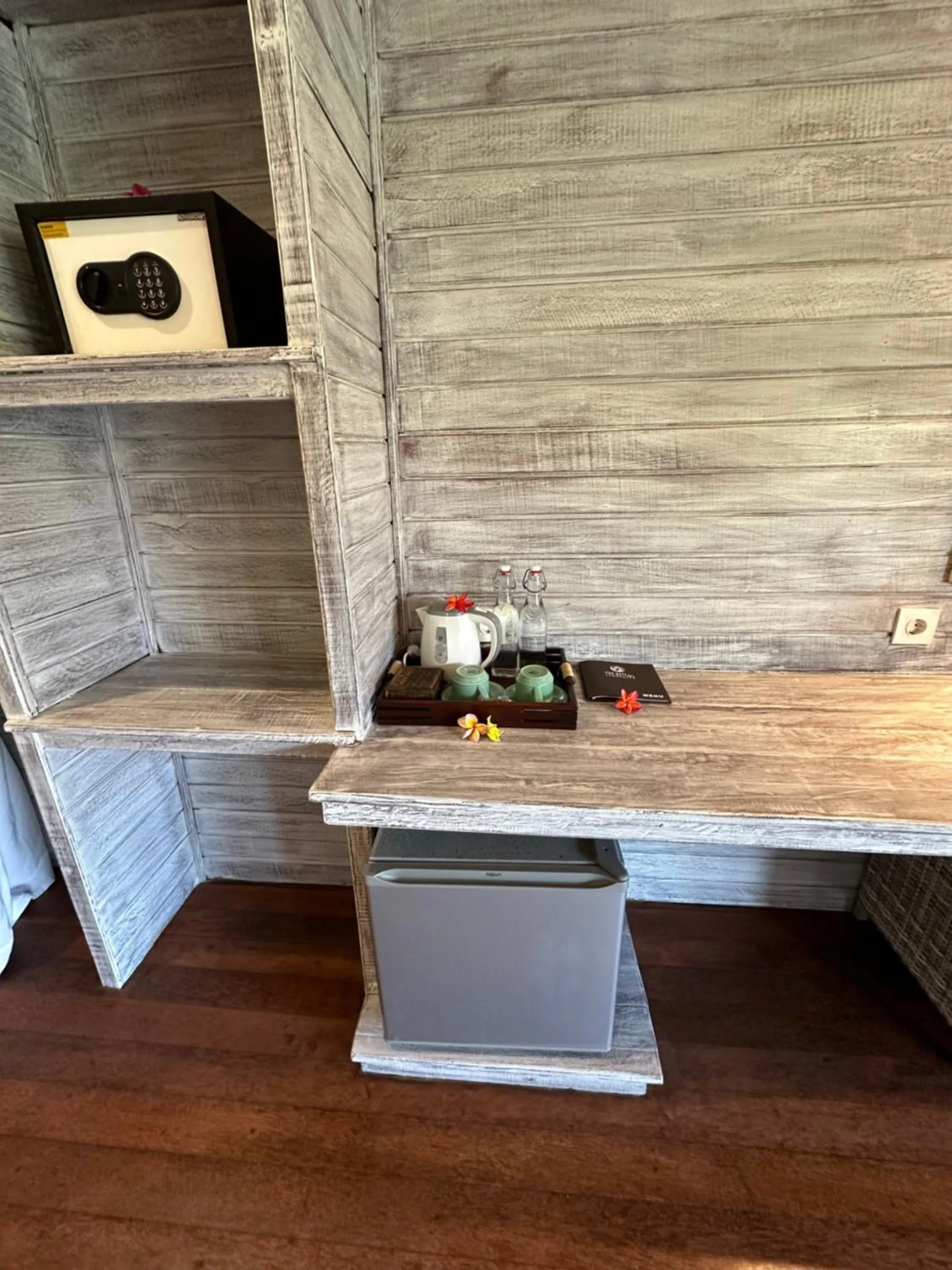 safe in The Niti Hut's Lembongan