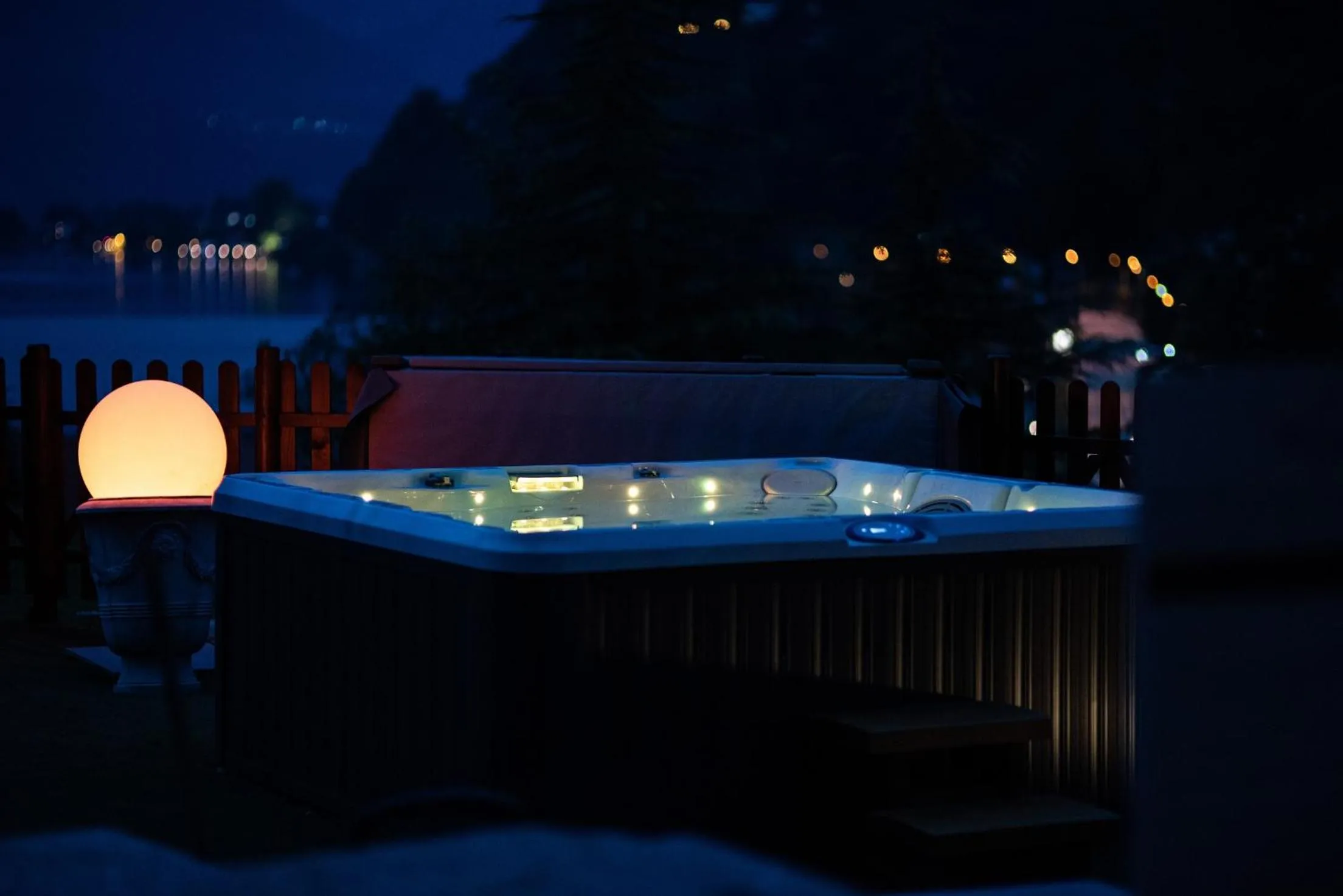 Night in Hotel Bocciolo