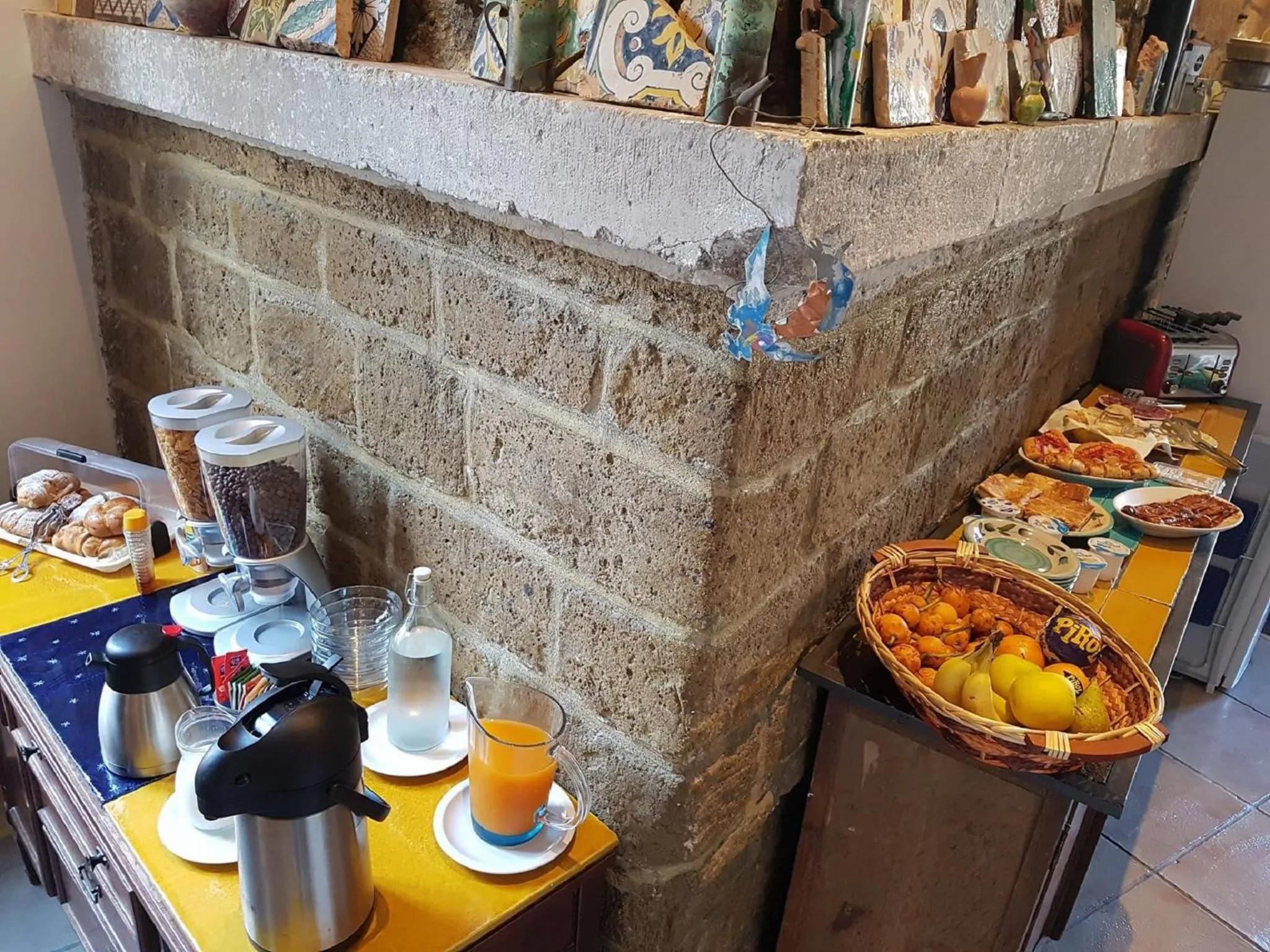 Continental breakfast in Casa del Monacone