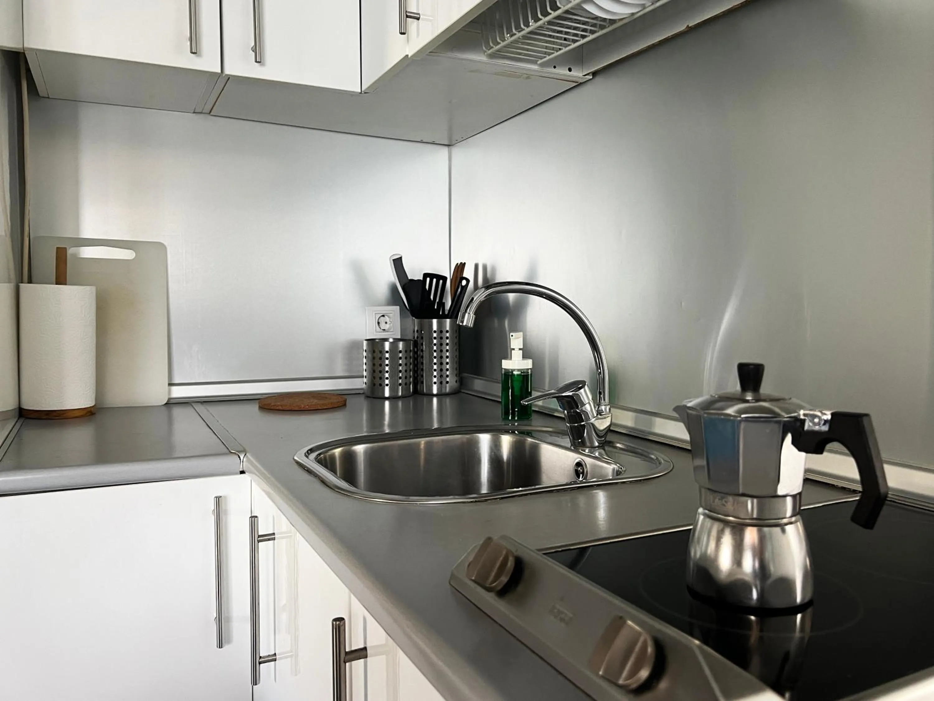 Coffee/tea facilities in Apartamentos Triana - Aloha Sevilla
